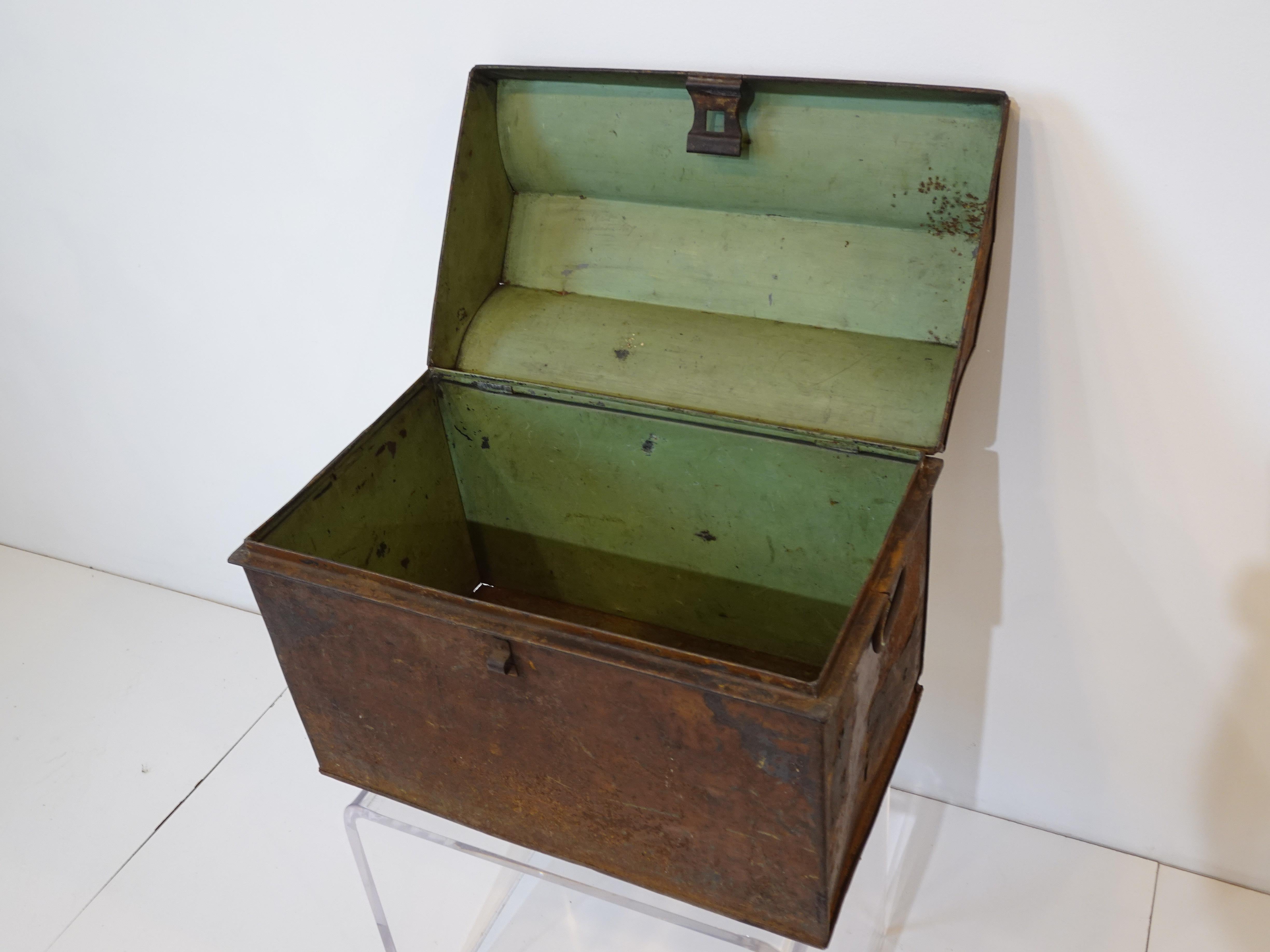 Kirk & Wilson's Royal Mail Box / Trunk In Distressed Condition In Cincinnati, OH