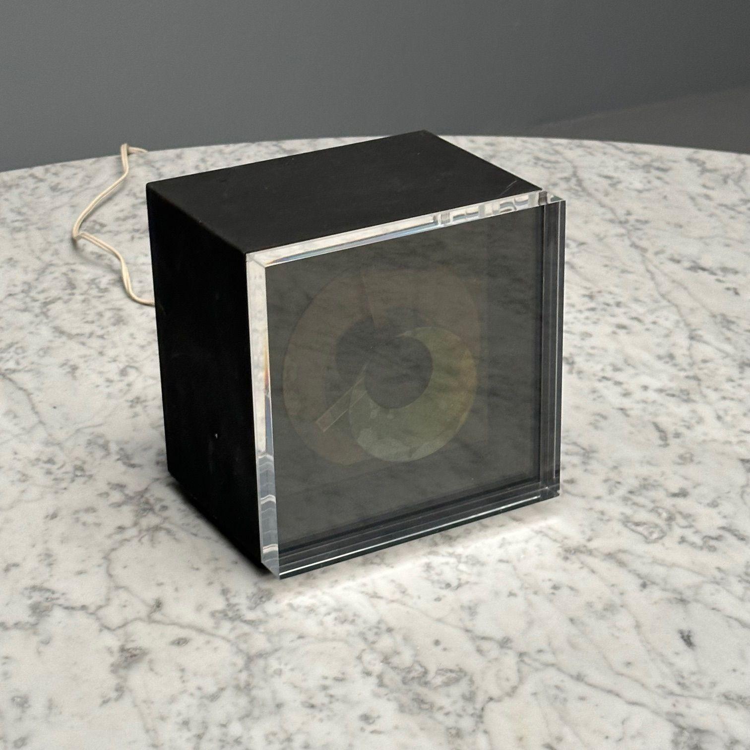 Kirsch Hamilton, American Mid-Century Modern Prisma Aluminum Aurora Clock, 1970s For Sale 4
