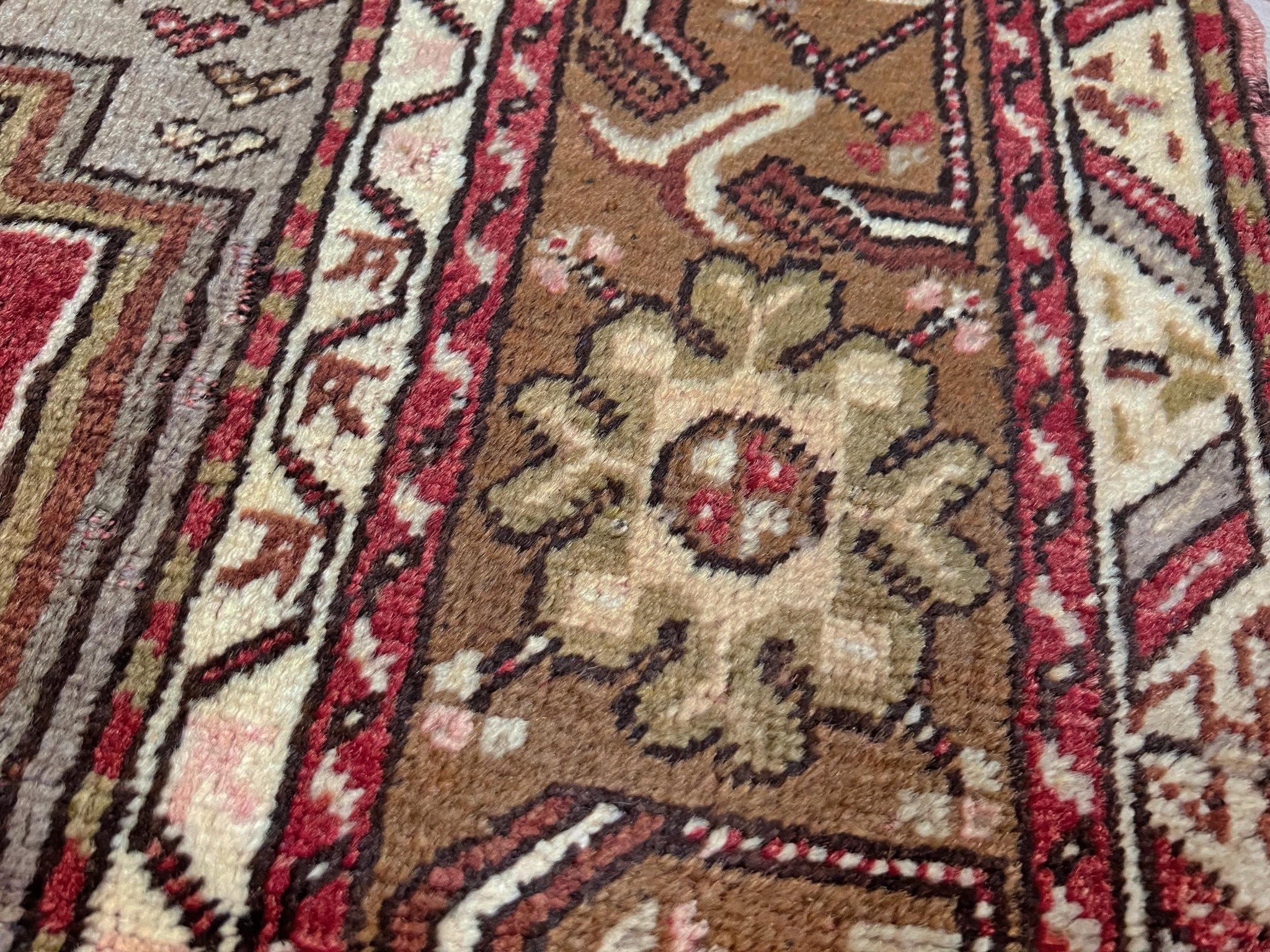 Kirsehir - Tappeto turco vintage - Tappeto d'accento annodato a mano - 3′3″×5′ - 1950s in vendita 2