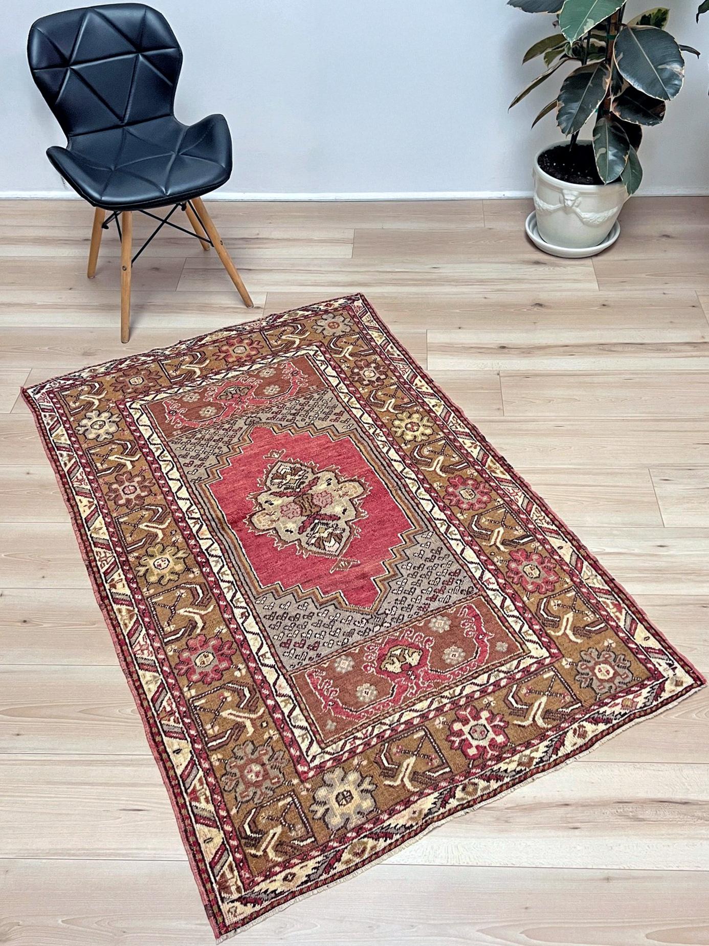 Turco Kirsehir - Tappeto turco vintage - Tappeto d'accento annodato a mano - 3′3″×5′ - 1950s in vendita