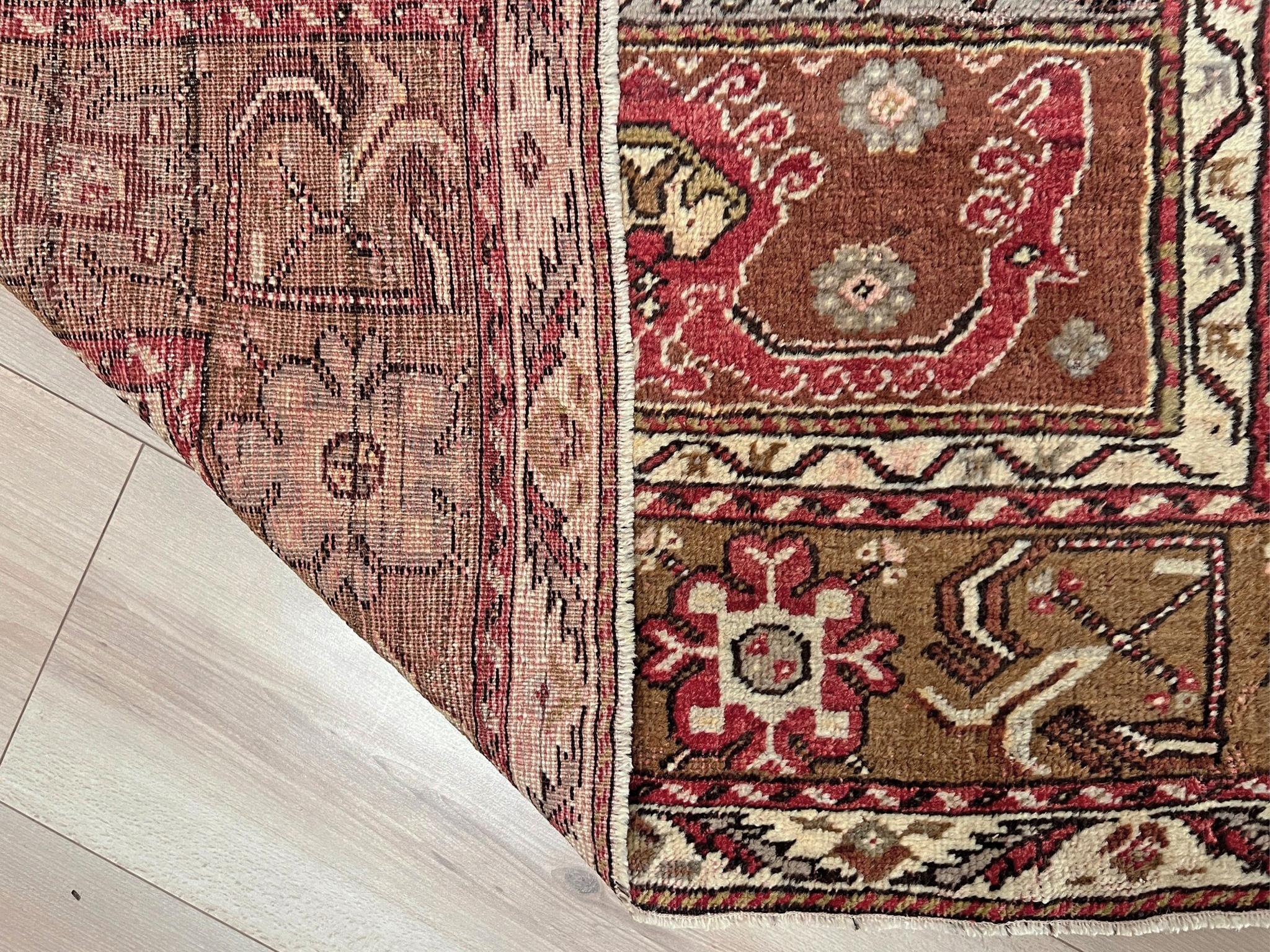 Annodato a mano Kirsehir - Tappeto turco vintage - Tappeto d'accento annodato a mano - 3′3″×5′ - 1950s in vendita