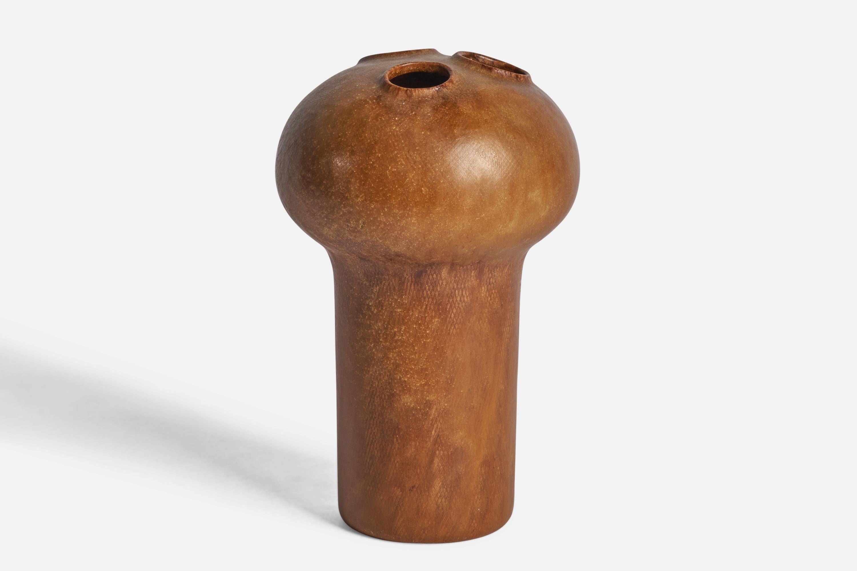 A brown-glazed stoneware vase designed by Kirsten Günther and produced by Knabstrup, Denmark, 1972.

“KNABSTRUP 3617818 — Made in Denmark” on bottom