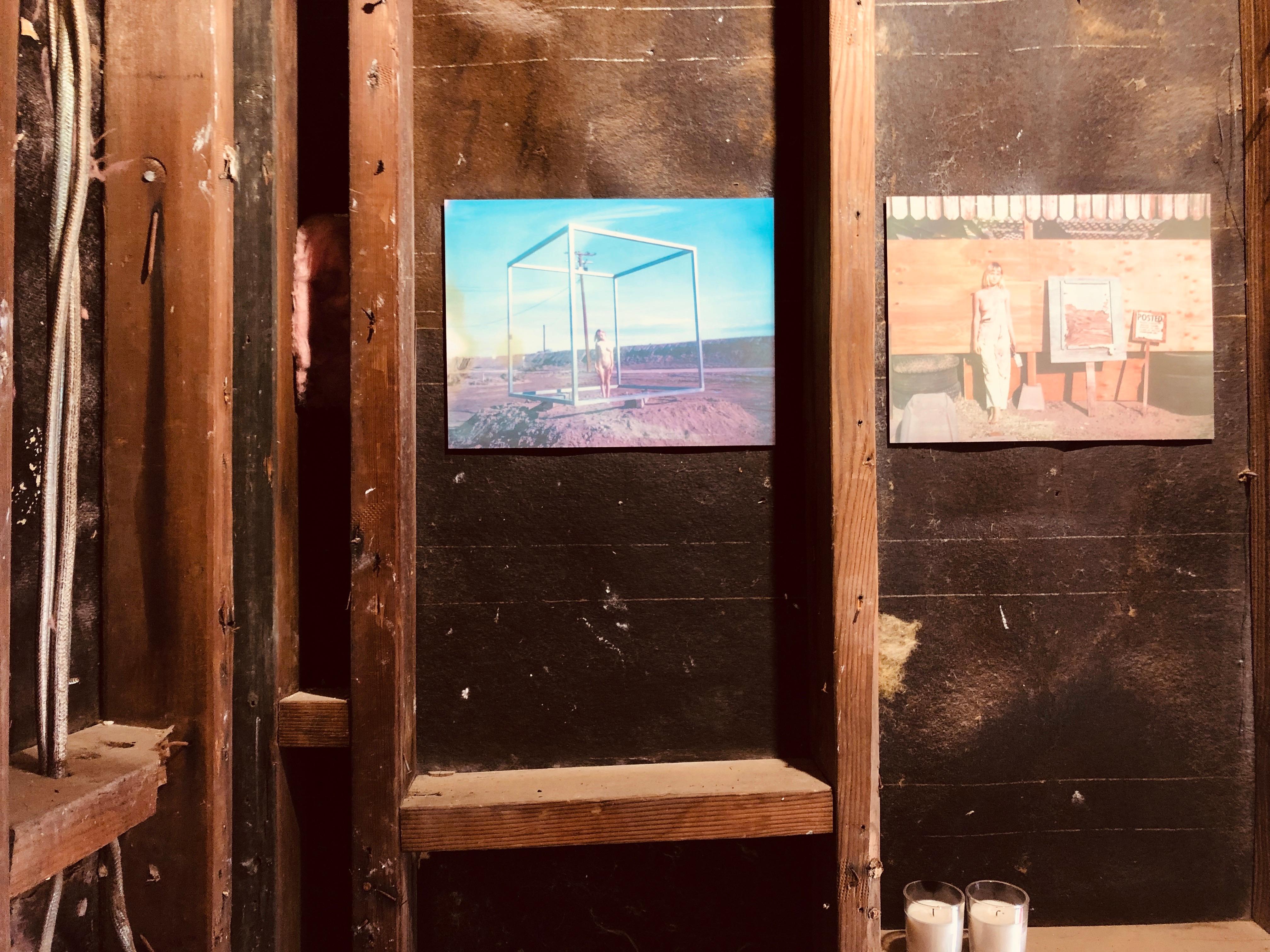 Un portrait de l'artiste en tant que jeune femme - contemporain, Polaroid, nu, couleur 1