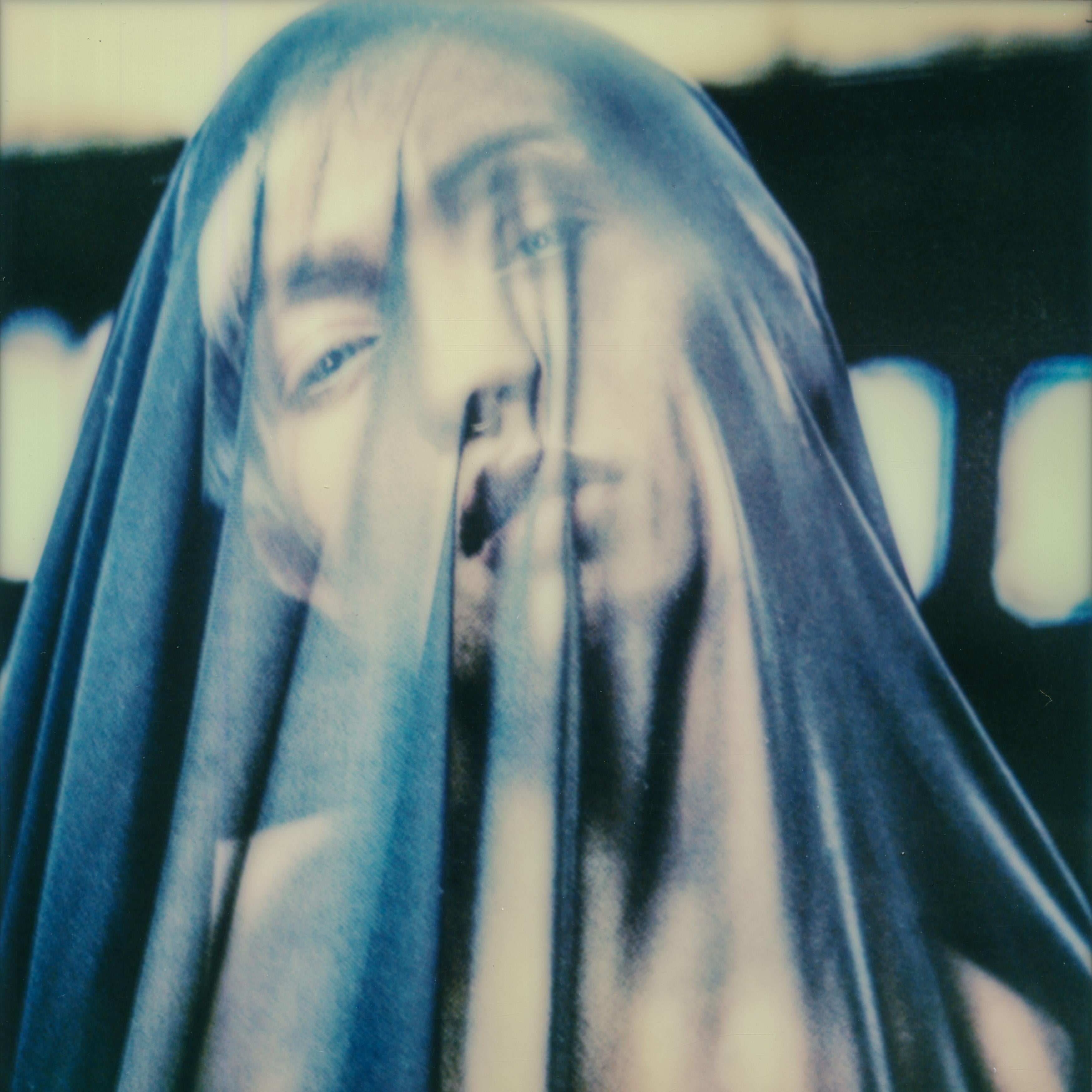 Kirsten Thys van den Audenaerde Color Photograph - Behind the veil - Polaroid, Black and White, Women, 21st Century, Nude