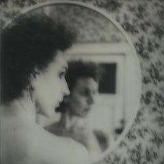 Blurred - Contemporary, Akt, Frauen, Polaroid, 21. Jahrhundert