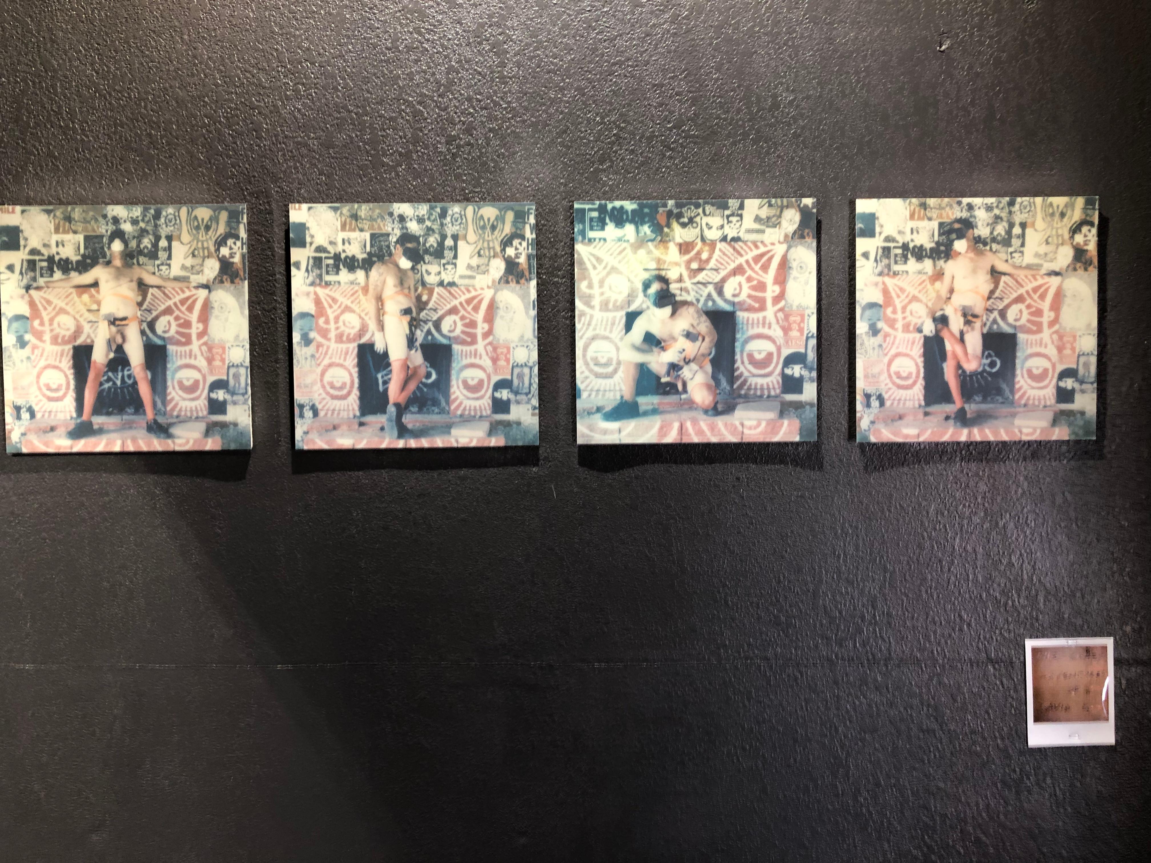 Color me Weird (Le folli avventure di David C.) Contemporaneo, Nudo - montato - Photograph di Kirsten Thys van den Audenaerde