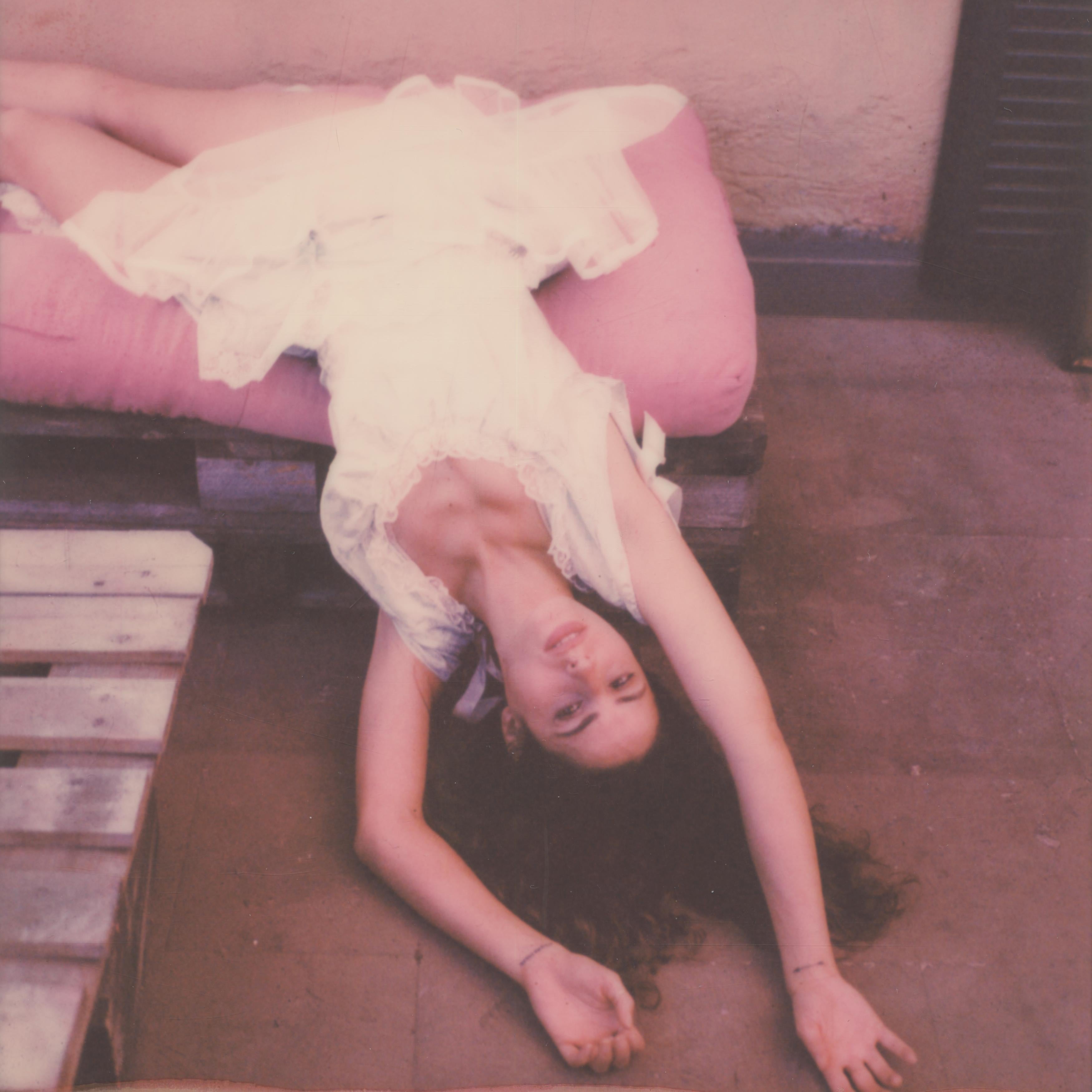 Portrait Photograph de Kirsten Thys van den Audenaerde - Delirio - Contemporáneo, Mujeres, Polaroid, Siglo XXI, Color, Siglo XXI