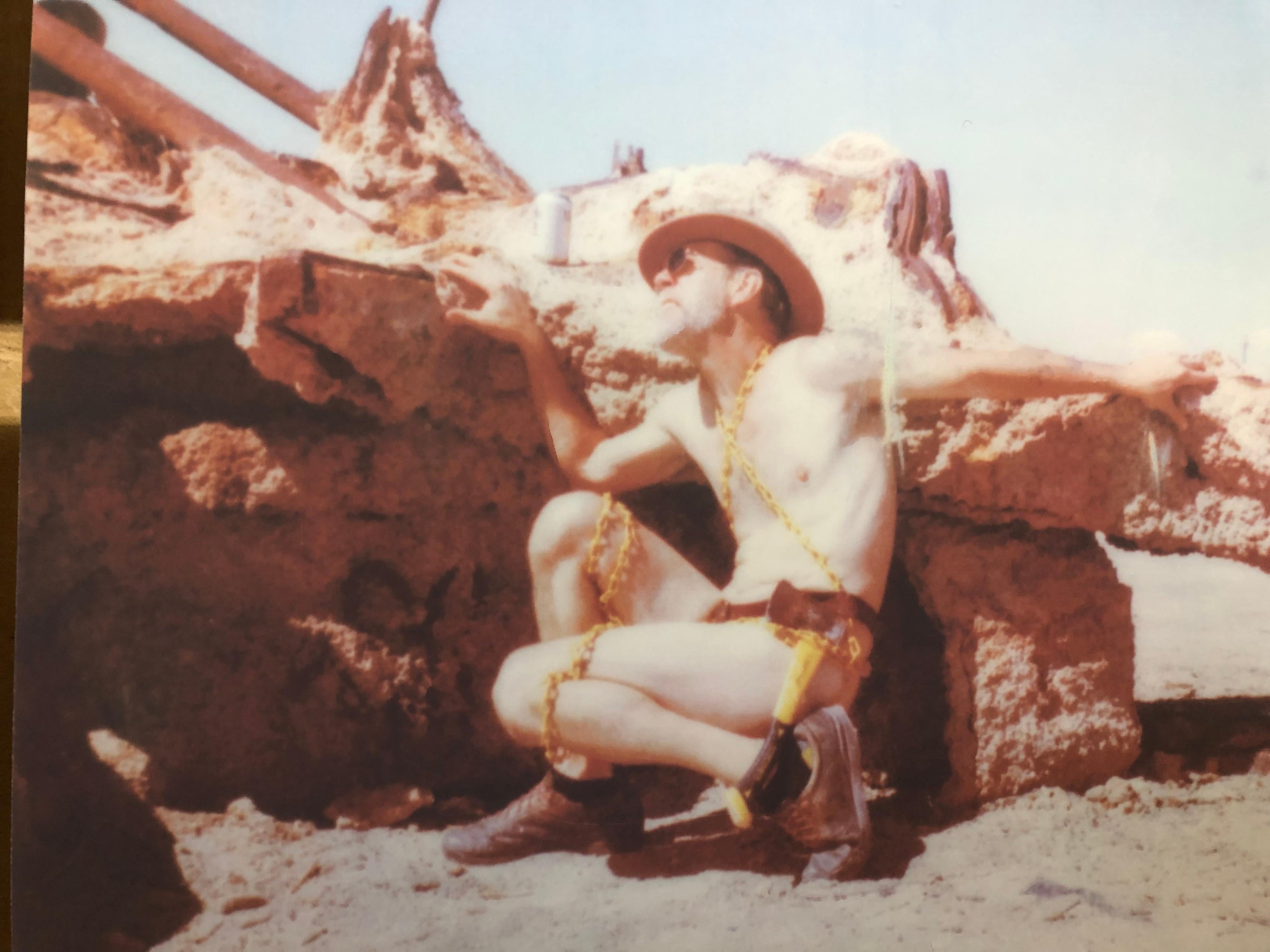 Deliverance - Contemporaneo, Nudo, uomini, Polaroid, 21° secolo - Photograph di Kirsten Thys van den Audenaerde