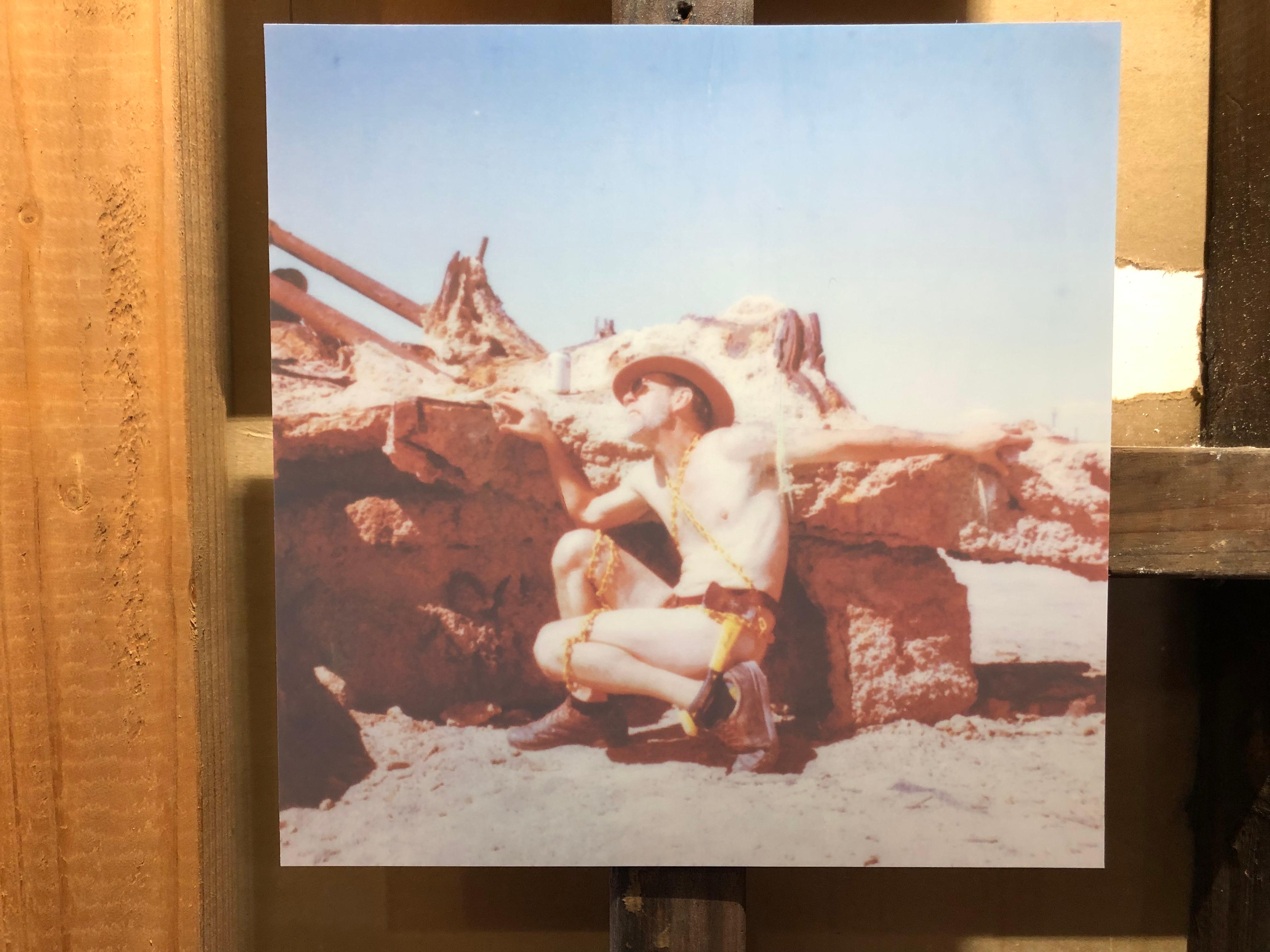 Deliverance - Contemporaneo, Nudo, uomini, Polaroid, 21° secolo - Nude Photograph Grigio di Kirsten Thys van den Audenaerde