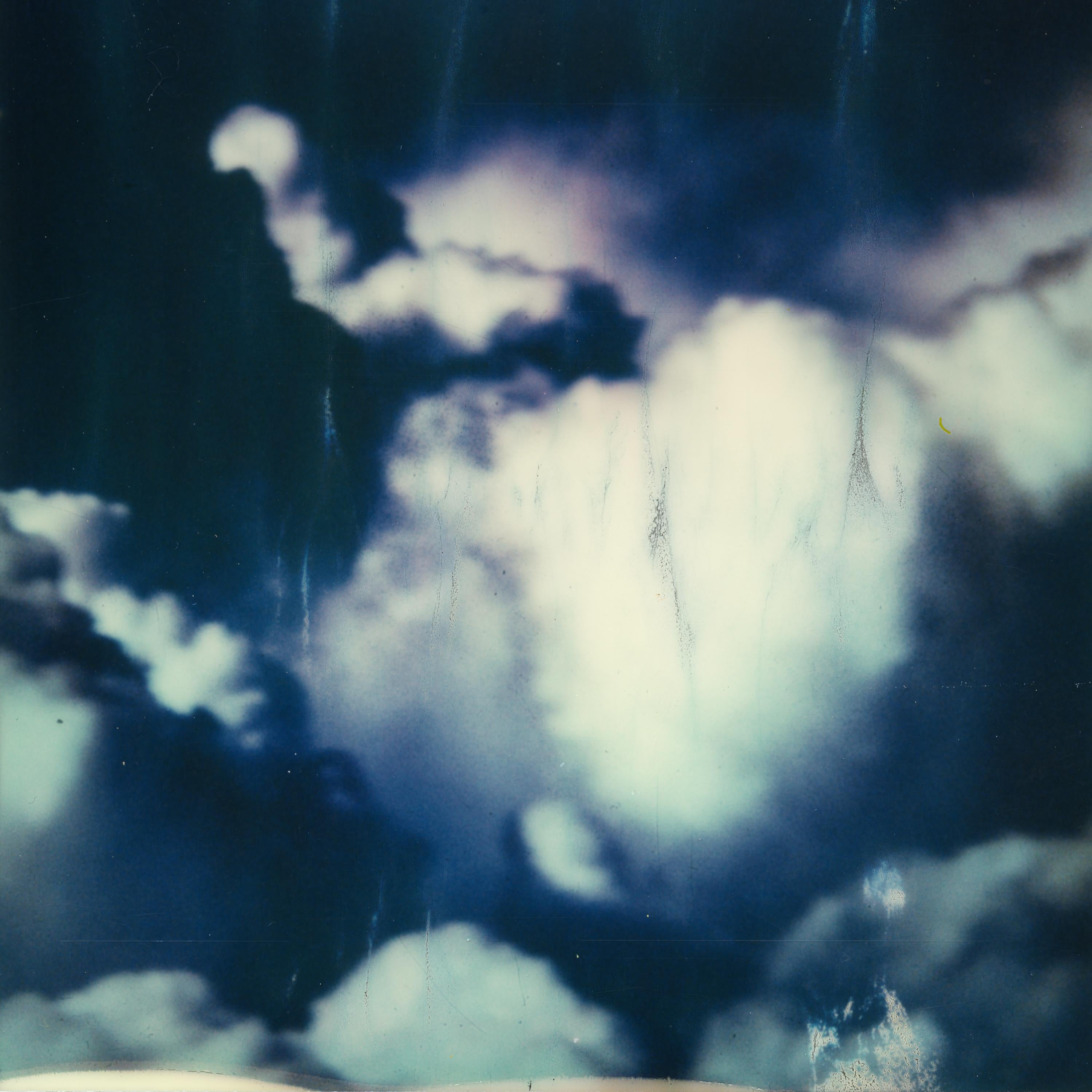 Kirsten Thys van den Audenaerde Landscape Photograph – Silbernes Innenfutter - Zeitgenössisch, Polaroid, Farbe