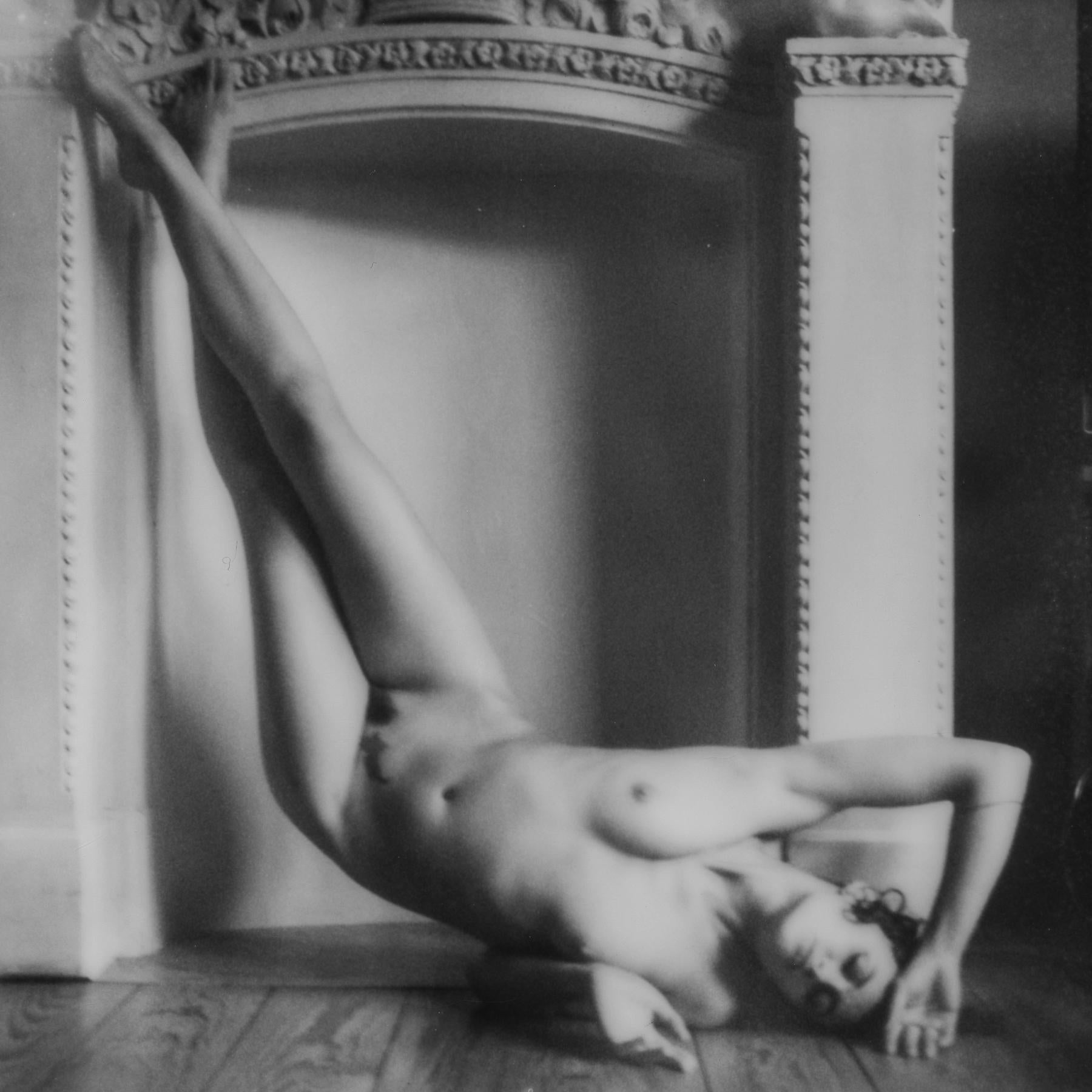 Kirsten Thys van den Audenaerde Nude Photograph - Figure study in Black and White I - Contemporary, Figurative, Polaroid, Nude