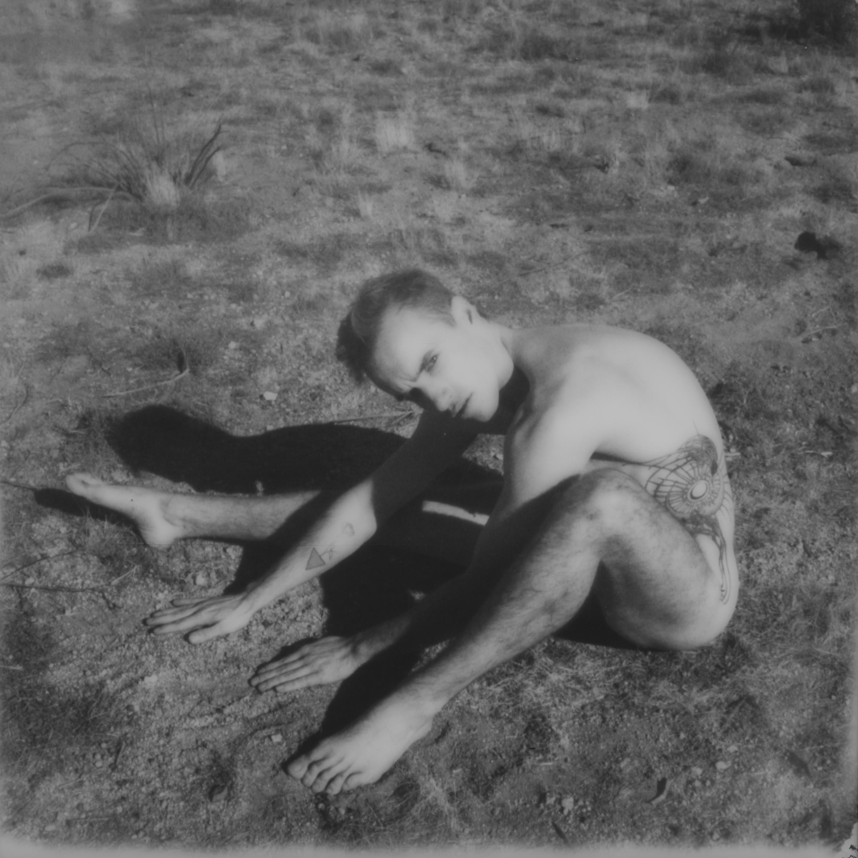 Color Photograph Kirsten Thys van den Audenaerde - Frown - Contemporain, Polaroid, Nu, 21e Siècle, Joshua Tree