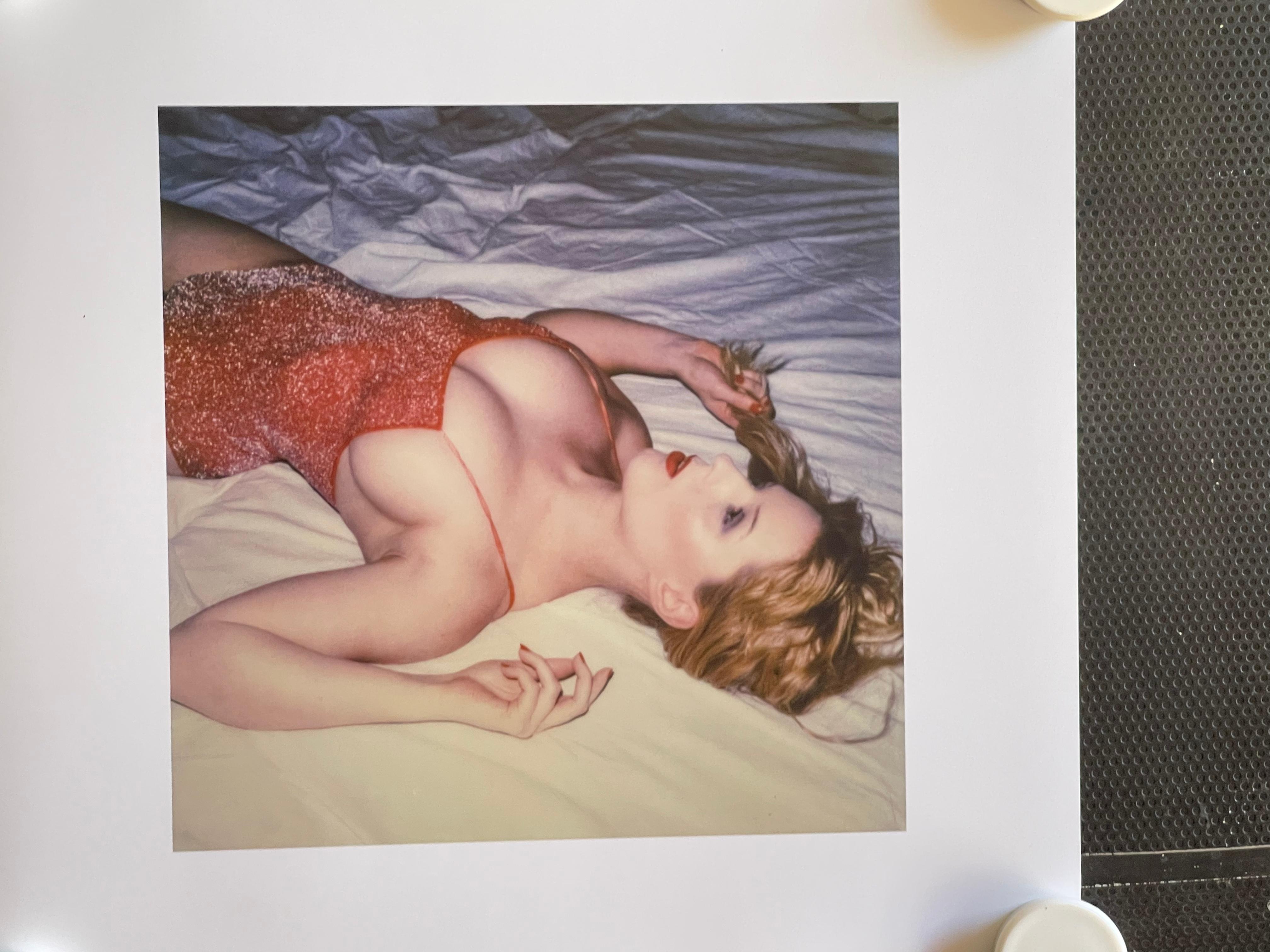 Ifa - Contemporain, conceptuel, polaroïd, 21e siècle, femmes en vente 2