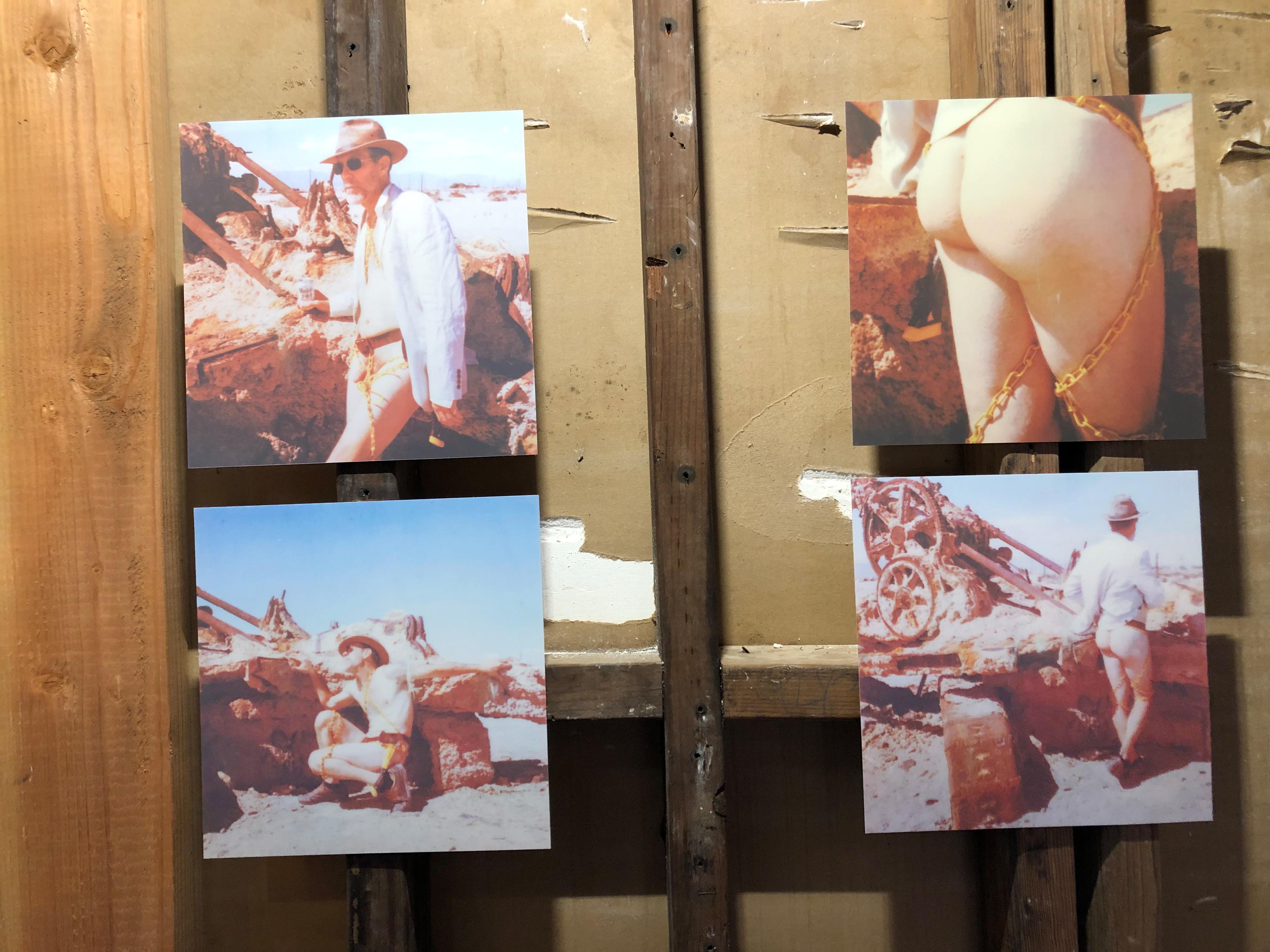 Last man standing - Zeitgenössisch, Nackt, Männer, Polaroid, 21. Jahrhundert – Photograph von Kirsten Thys van den Audenaerde