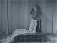 Lonesome - Contemporary, Polaroid, Schwarz-Weiß, Frauen, 21. Jahrhundert, Akt