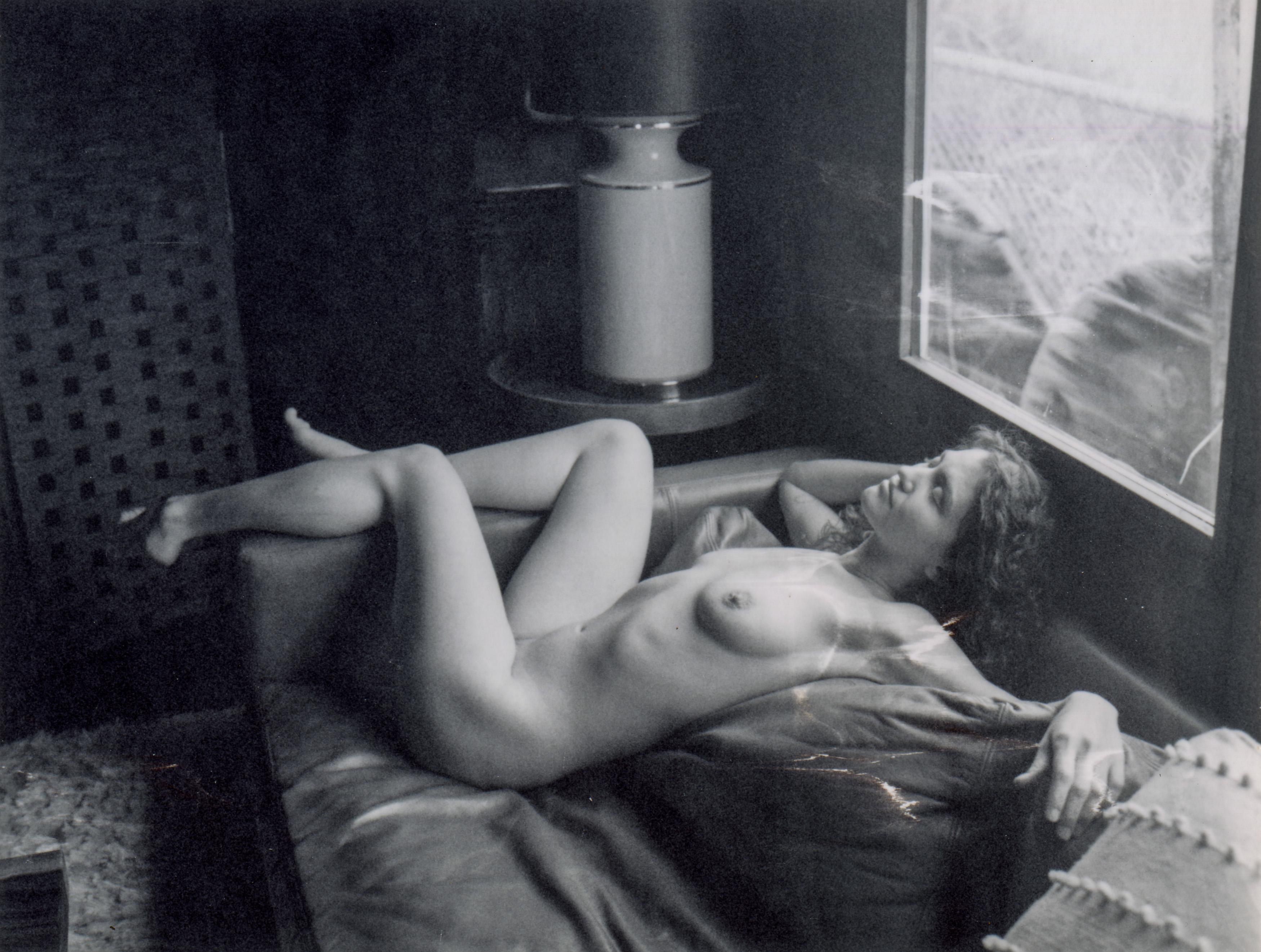 Kirsten Thys van den Audenaerde Nude Photograph – Porzellan - Contemporary, Akt, Frauen, Polaroid, 21. Jahrhundert
