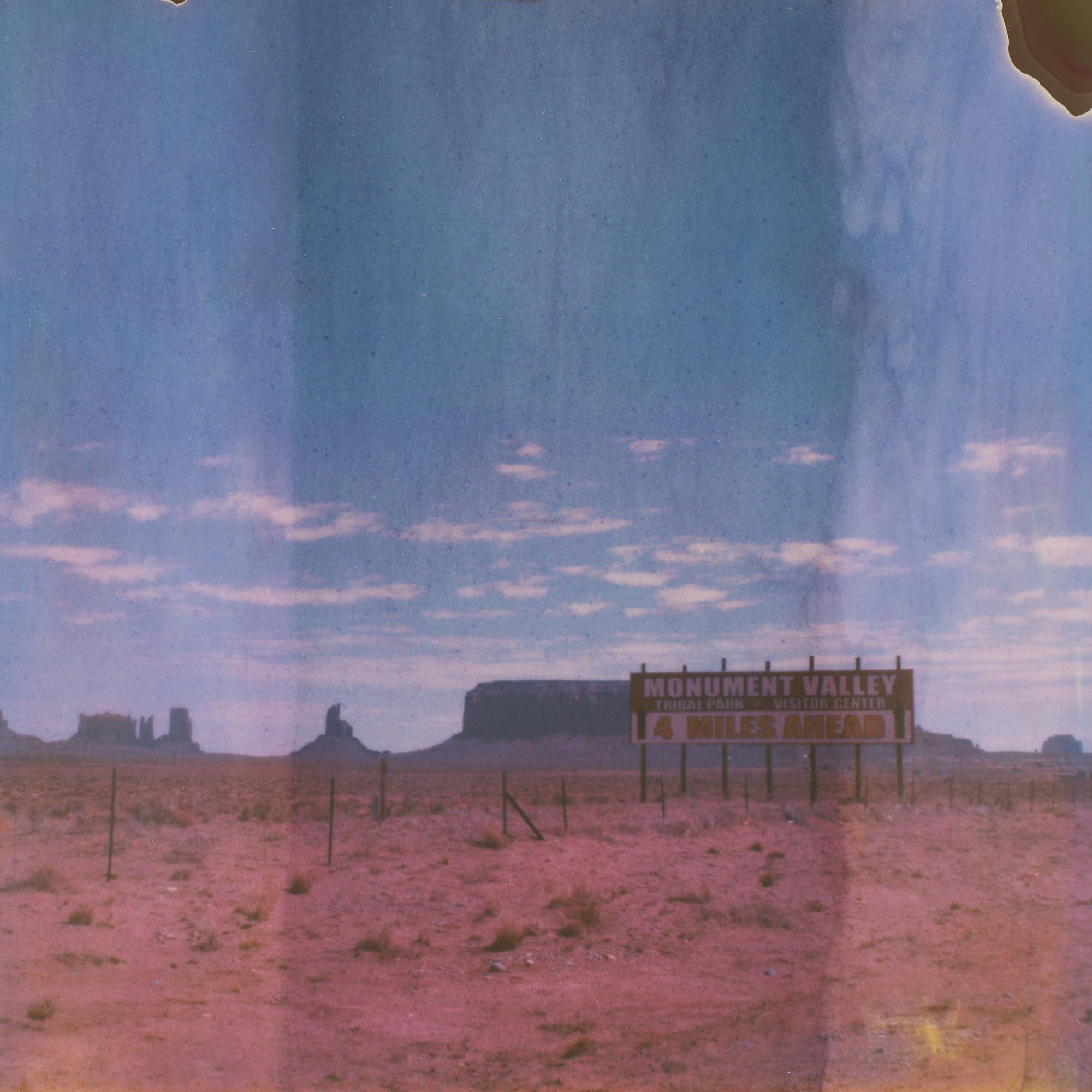 Paysage promise - 21e siècle, Polaroid, paysage, couleur, contemporain