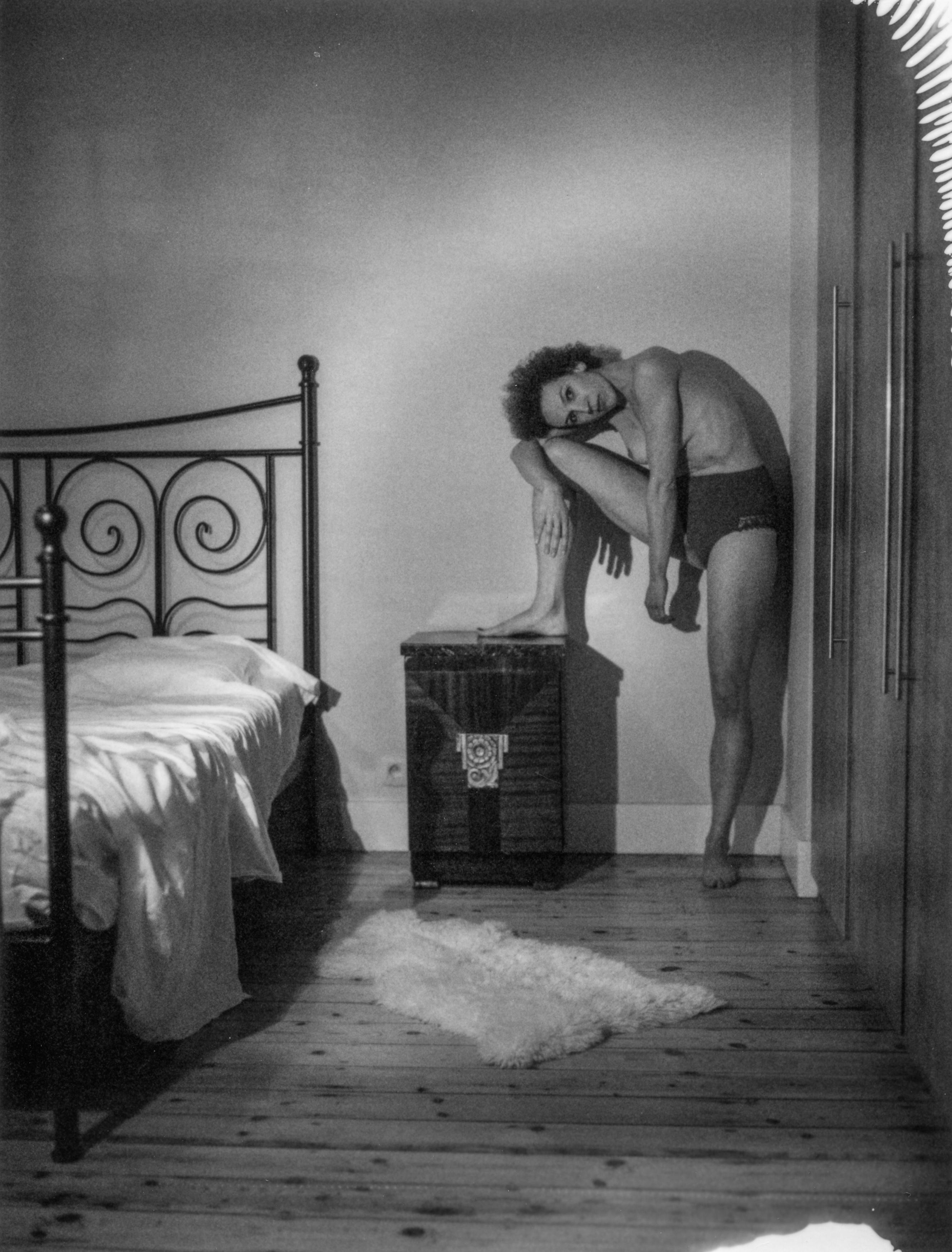 Kirsten Thys van den Audenaerde Nude Photograph – Sumpf  - Contemporary, Akt, Frauen, Polaroid, 21. Jahrhundert
