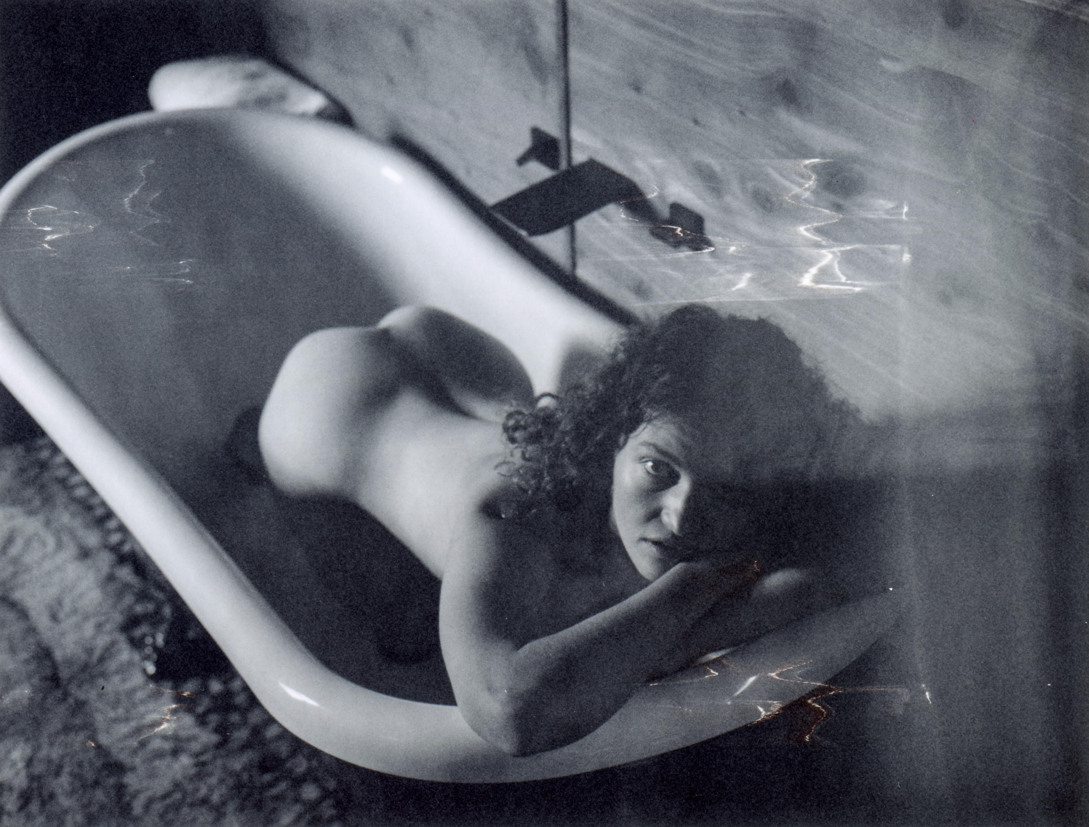 Nude Photograph di Kirsten Thys van den Audenaerde - Silver Souls - Contemporaneo, Nudo, Donne, Polaroid, 21° secolo