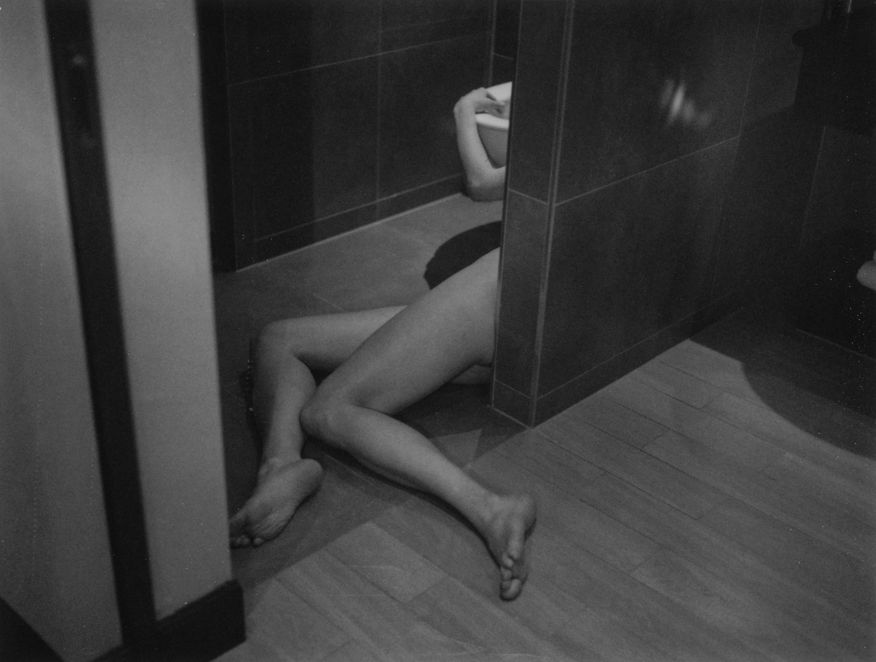 Kirsten Thys van den Audenaerde Black and White Photograph - Sprawl - 21st Century, Polaroid, Nude, Photography, Women