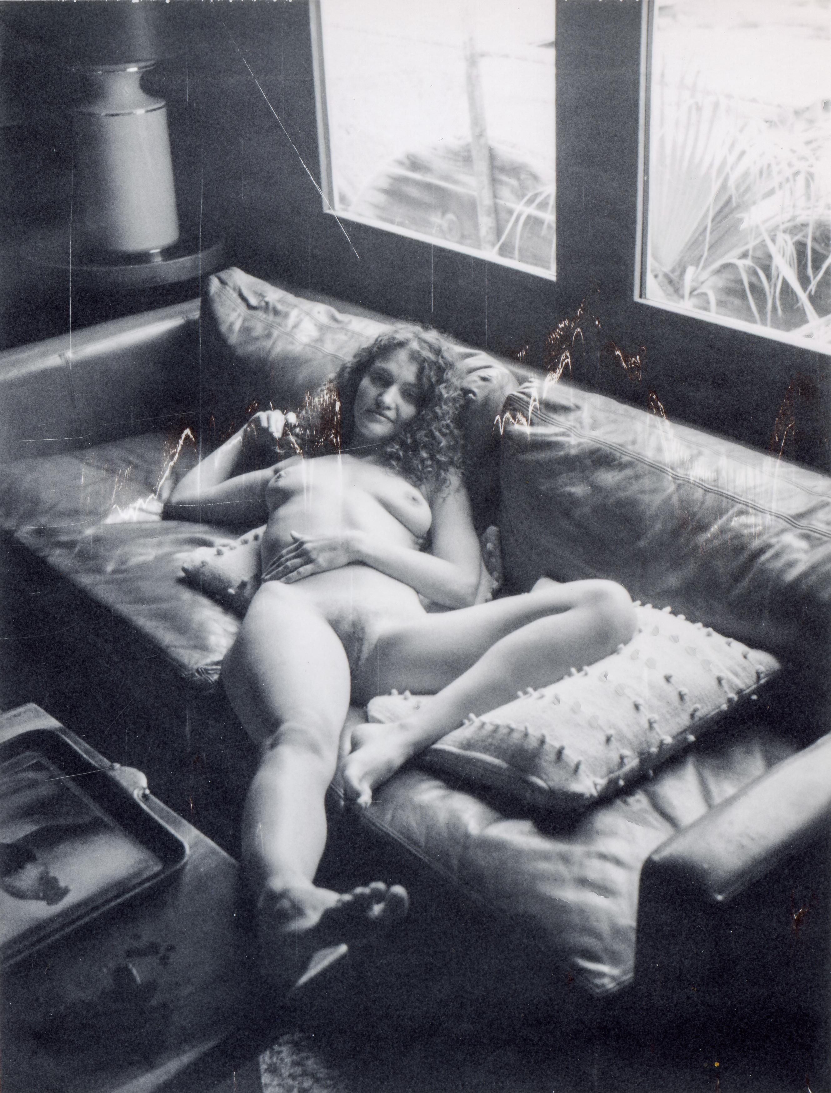 Nude Photograph di Kirsten Thys van den Audenaerde - Tempeste - Contemporaneo, Nudo, Donne, Polaroid, 21° secolo