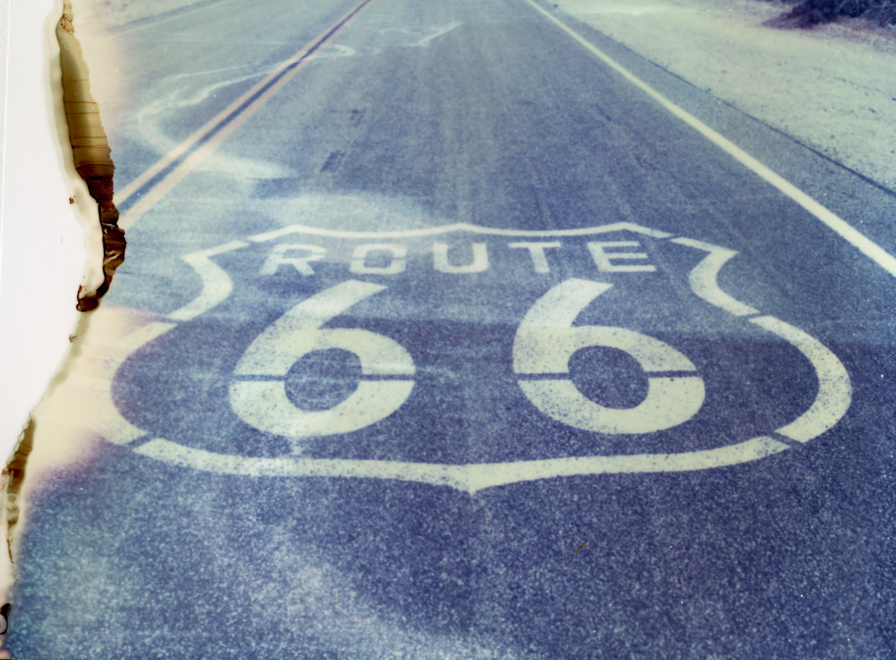 Kirsten Thys van den Audenaerde Portrait Photograph – Road ahead - Zeitgenössisch, Landschaft, Polaroid, Route 66