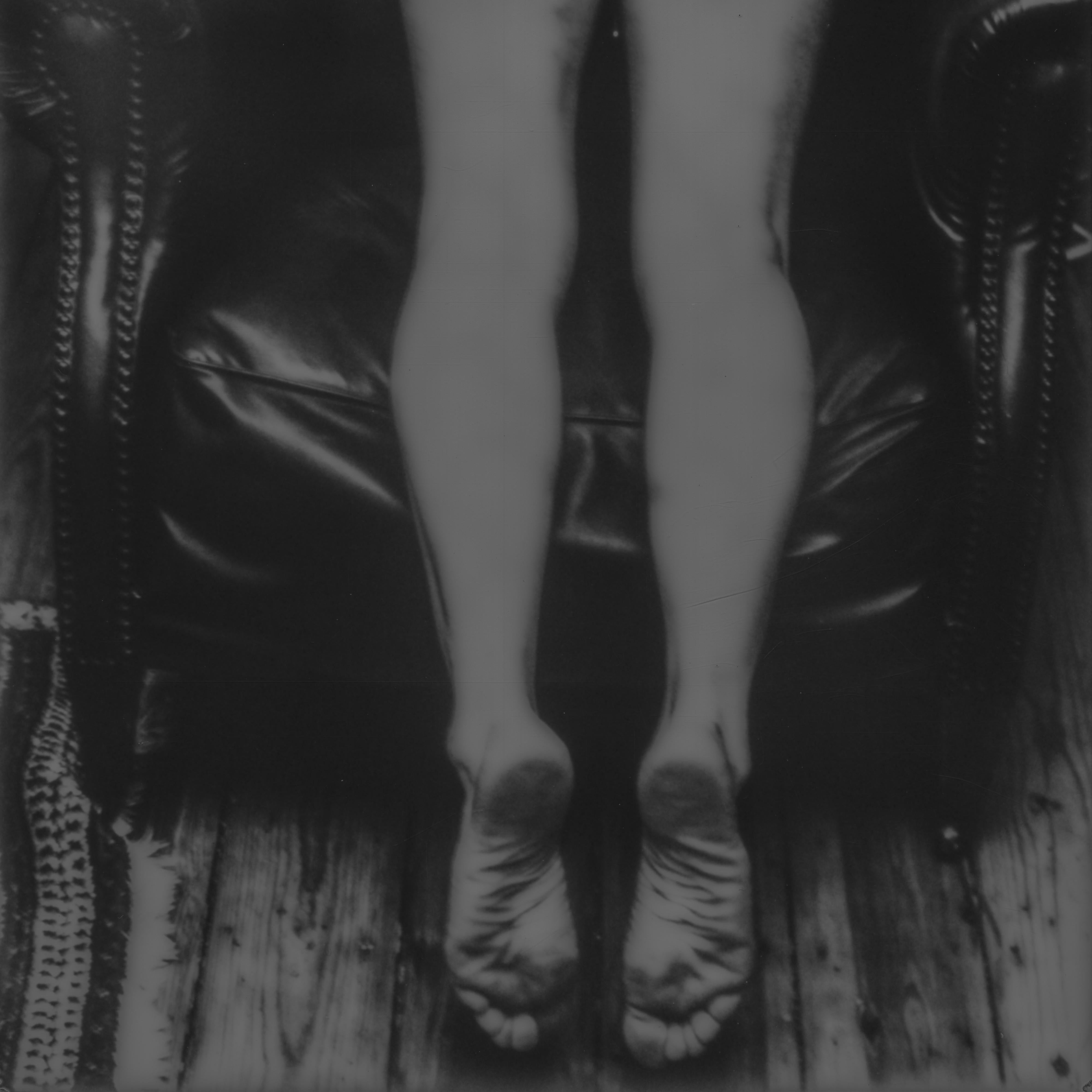 Kirsten Thys van den Audenaerde Nude Photograph - Throne - Contemporary, Nude, legs, Polaroid, 21st Century