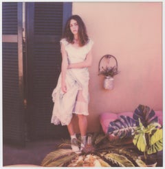 Tranquillité - Contemporain, Femmes, Polaroïd, 21e siècle, Couleur