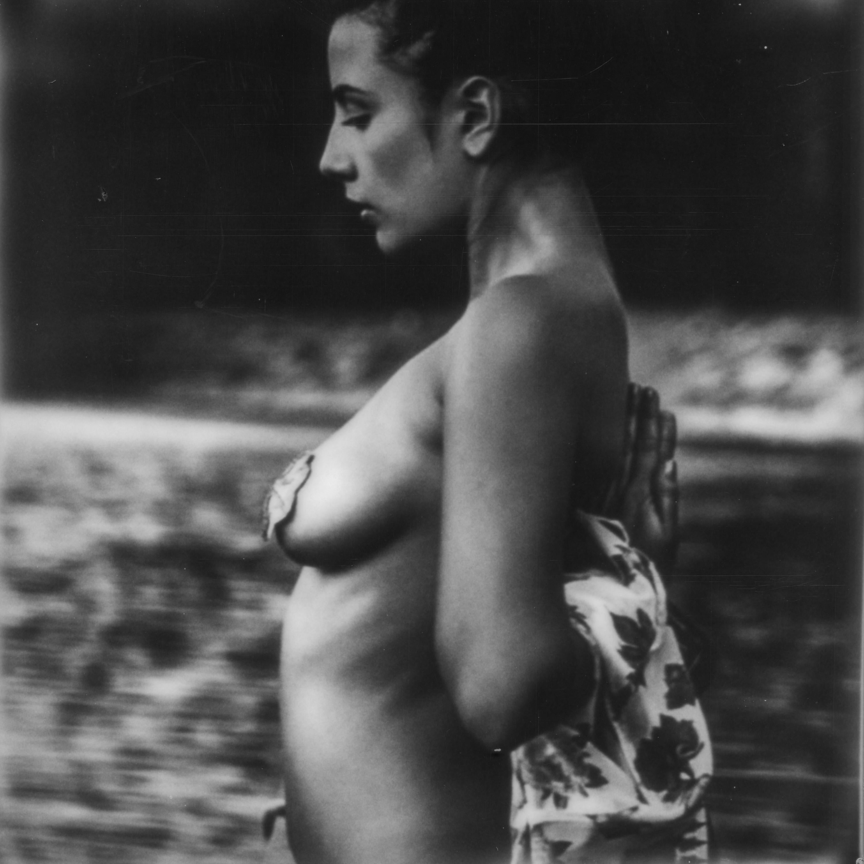 Black and White Photograph Kirsten Thys van den Audenaerde - Me troubler