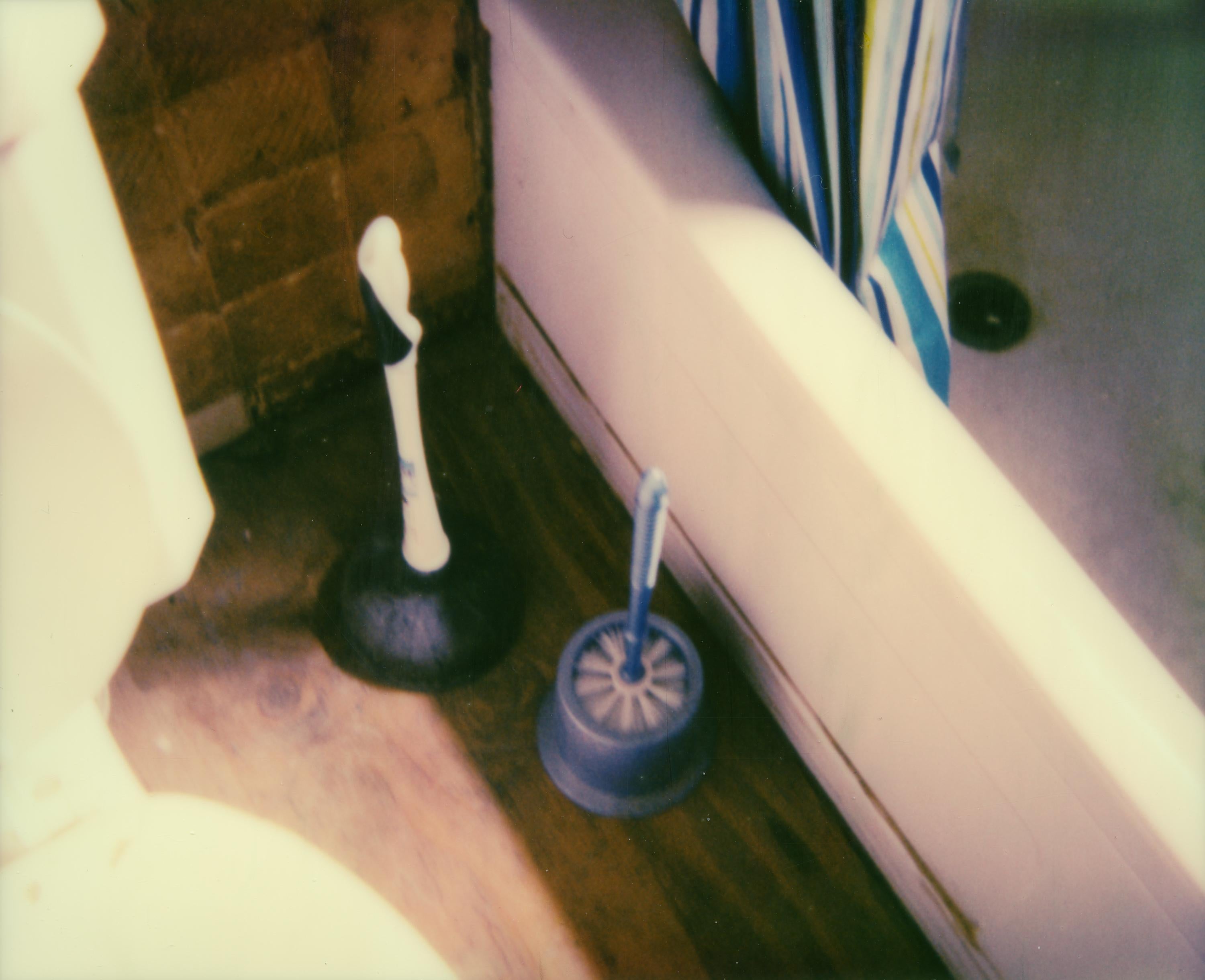 Color Photograph di Kirsten Thys van den Audenaerde - Sveglia - Contemporaneo, Polaroid, Spiaggia di Bombay, Paesaggio