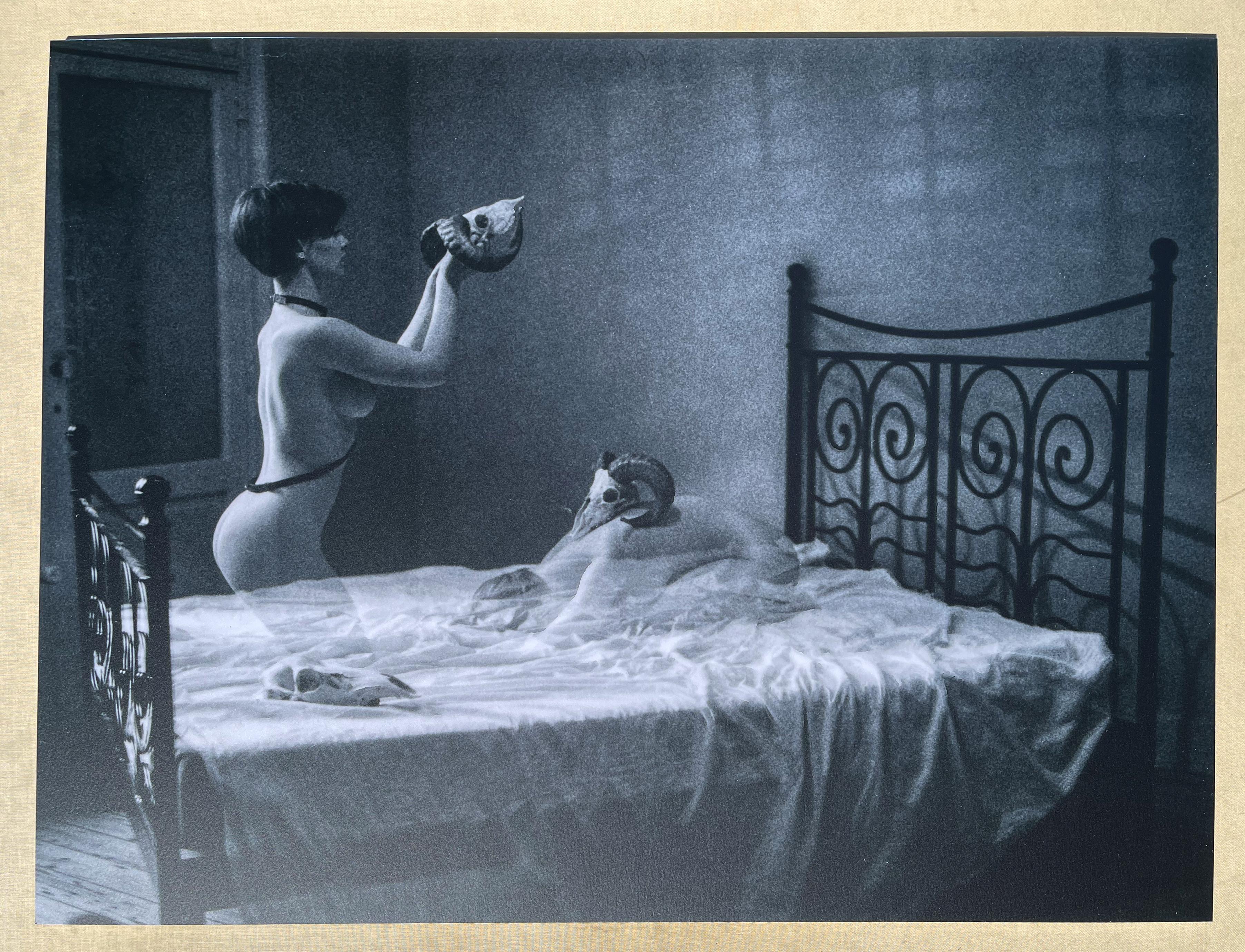 Wicca - monté - 21e siècle, Polaroid, photographie de nu - Photograph de Kirsten Thys van den Audenaerde