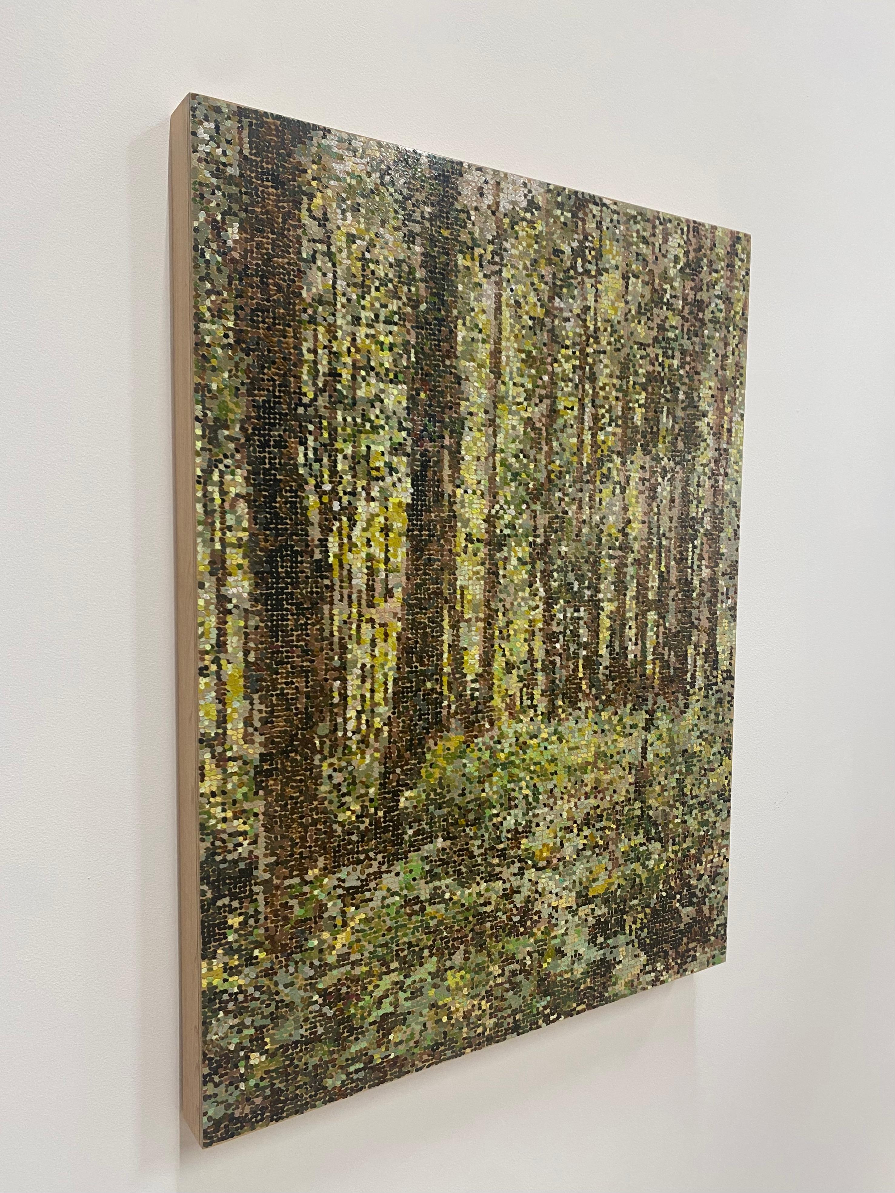 Forestappled Forest, paysage forestier pointilliste, feuilles vertes, arbres bruns, bois - Contemporain Painting par Kirstin Lamb