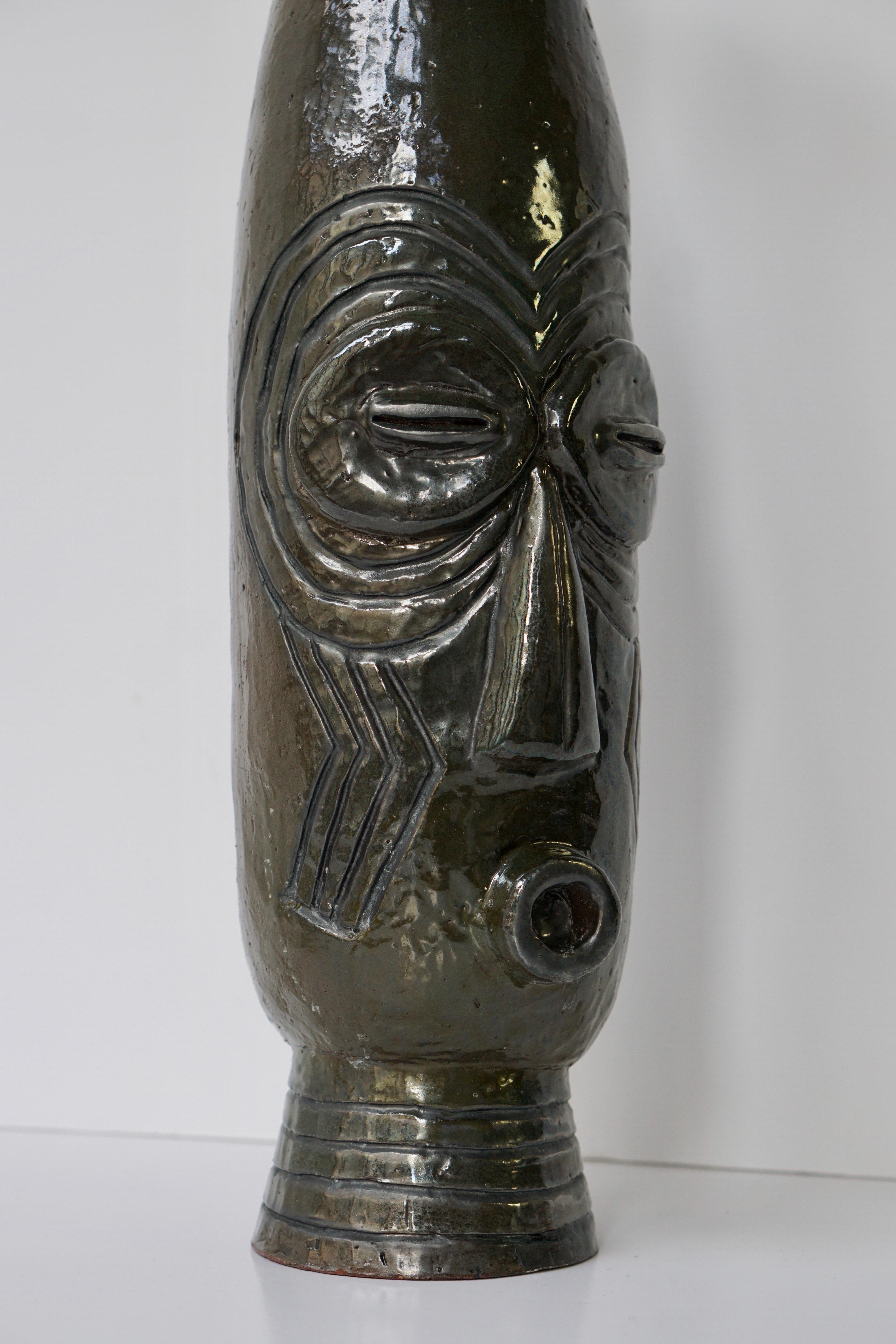 Kishi-Keramikvase mit Gesicht im Zustand „Gut“ im Angebot in Antwerp, BE