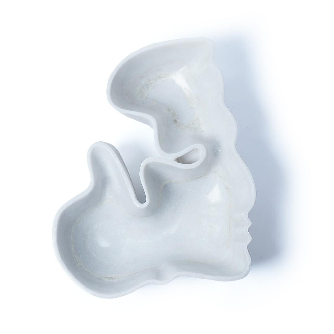 Italiano Bacio Uomo Ricevitore in marmo bianco di Jean Pascal Levy-Trumet in vendita