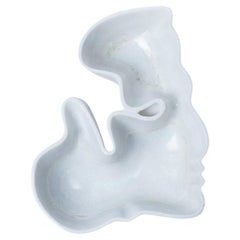 Bacio Uomo Ricevitore in marmo bianco di Jean Pascal Levy-Trumet