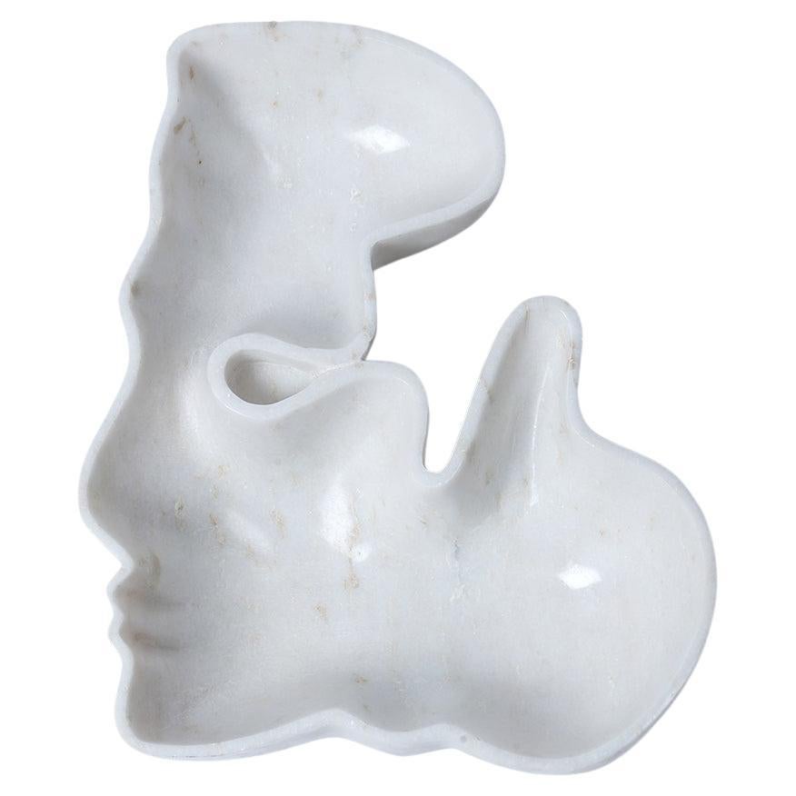 Bacio Uomo Ricevitore in marmo bianco di Jean Pascal Levy-Trumet