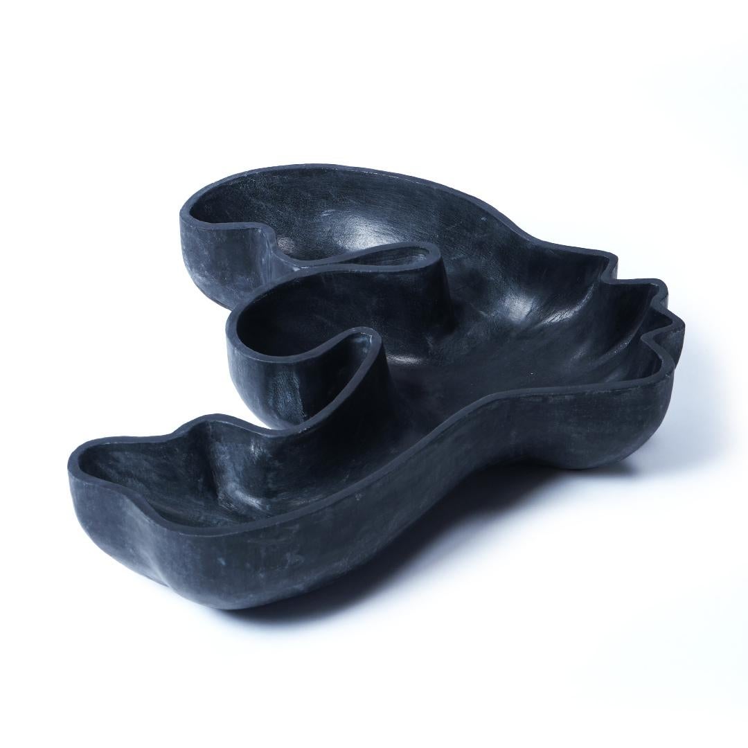 Ricevitore di marmo nero Kiss Woman di Jean Pascal Levy-Trumet
Edizione limitata.
Dimensioni: D 42 x L 42 x H 10 cm.
Materiali: Marmo nero.

Disponibile in diverse opzioni di marmo Rajasthan o Rajnagar. Contattateci. 

Dopo essermi diplomata dopo 4