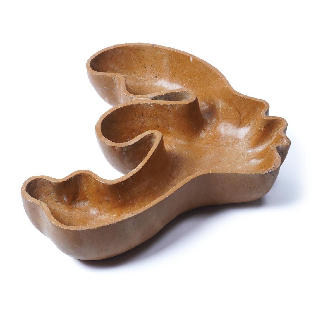 Kiss Woman Ocher Marble Recipient by Jean Pascal Levy-Trumet
Limited Edition.
Dimensions: D 42 x W 42 x H 10 cm.
Materials: Ocher marble.

Available in different Rajasthan or Rajnagar marble options. Please contact us. 

After graduating from 4