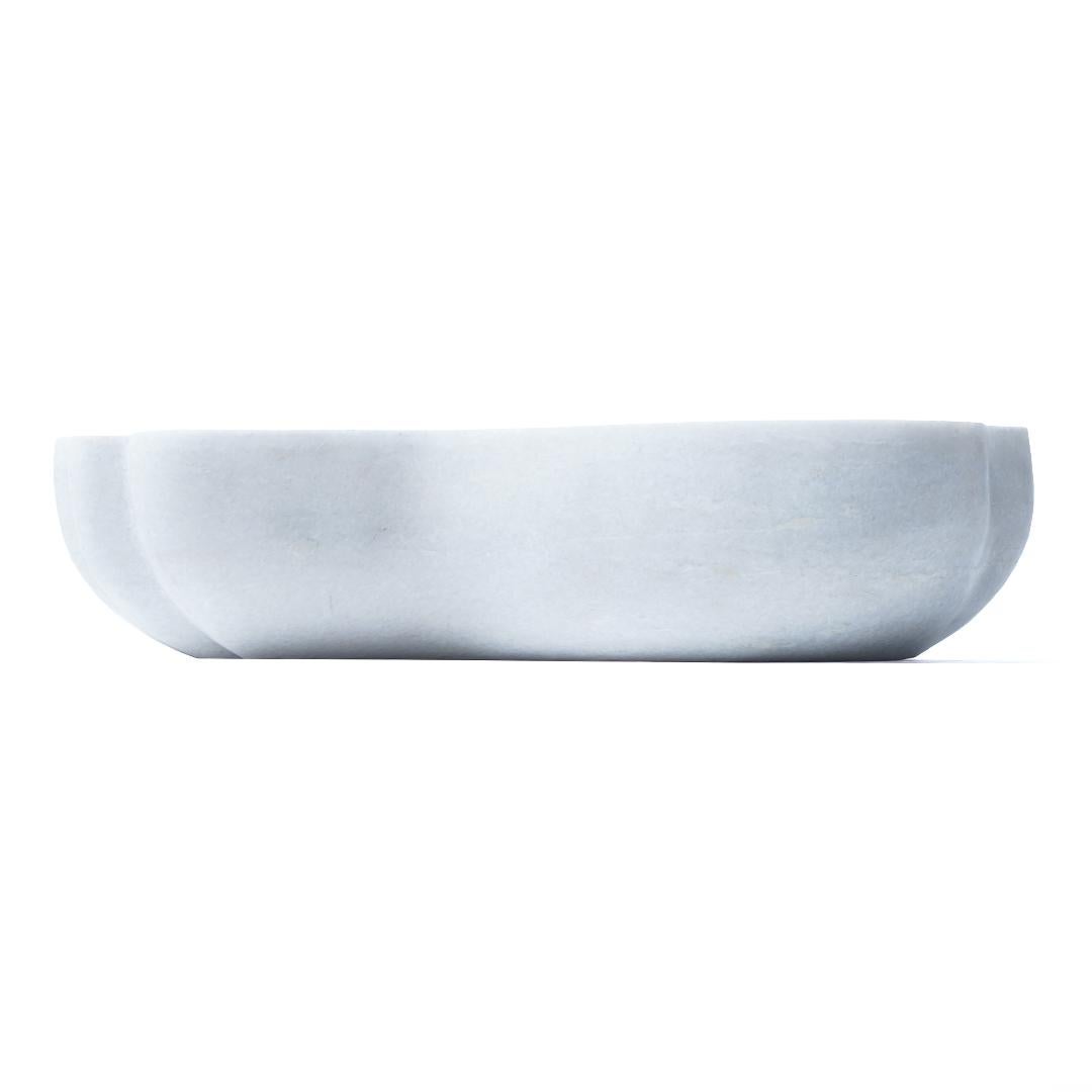 Italiano Bacio Donna Ricevitore in marmo bianco di Jean Pascal Levy-Trumet in vendita
