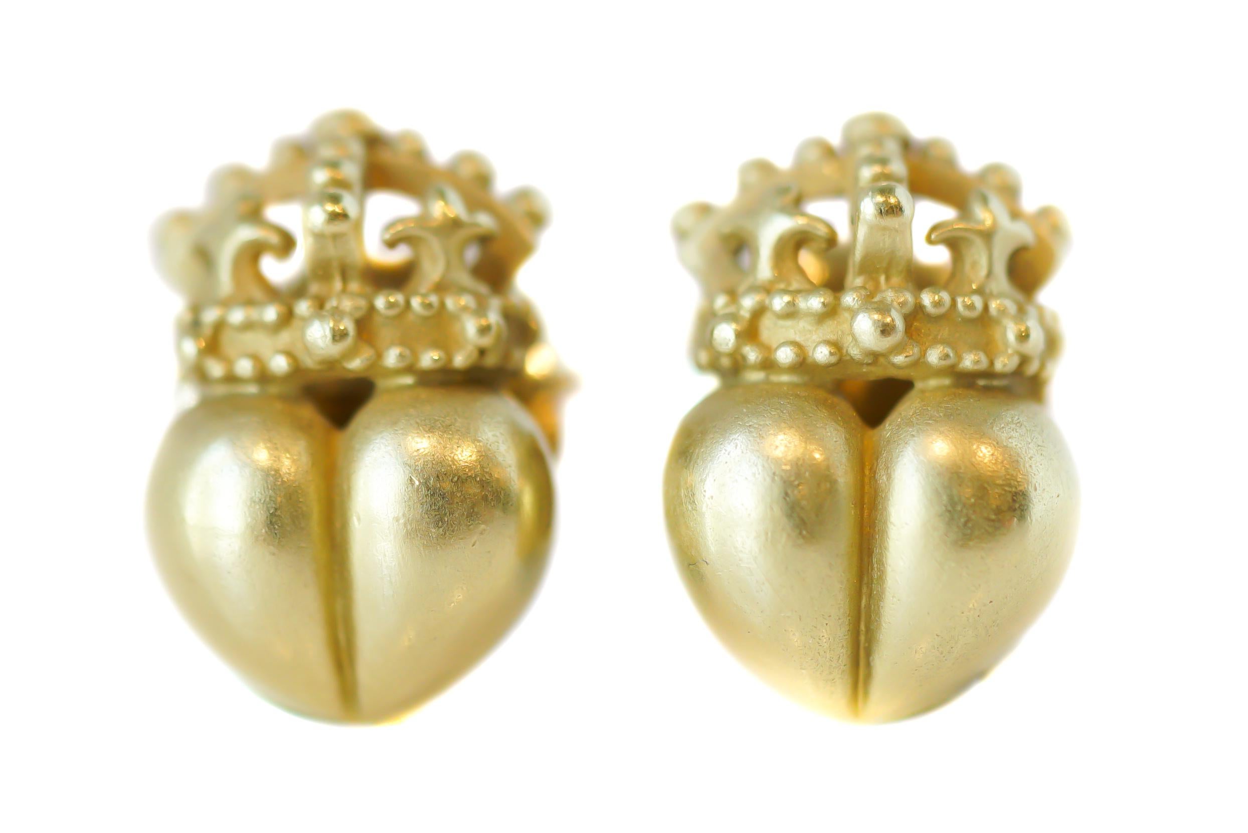 1980s Iconic Kisselstein-Cord Heart Crown Earrings - 18 karat Gold, Green Gold

Features:
Collector's Item, No Longer Produced!
Signature 18 Karat Green Gold 
Matte finish Gold Puffed Hearts
Detailed, Ornate Crown tops 
Large Push Backs for added