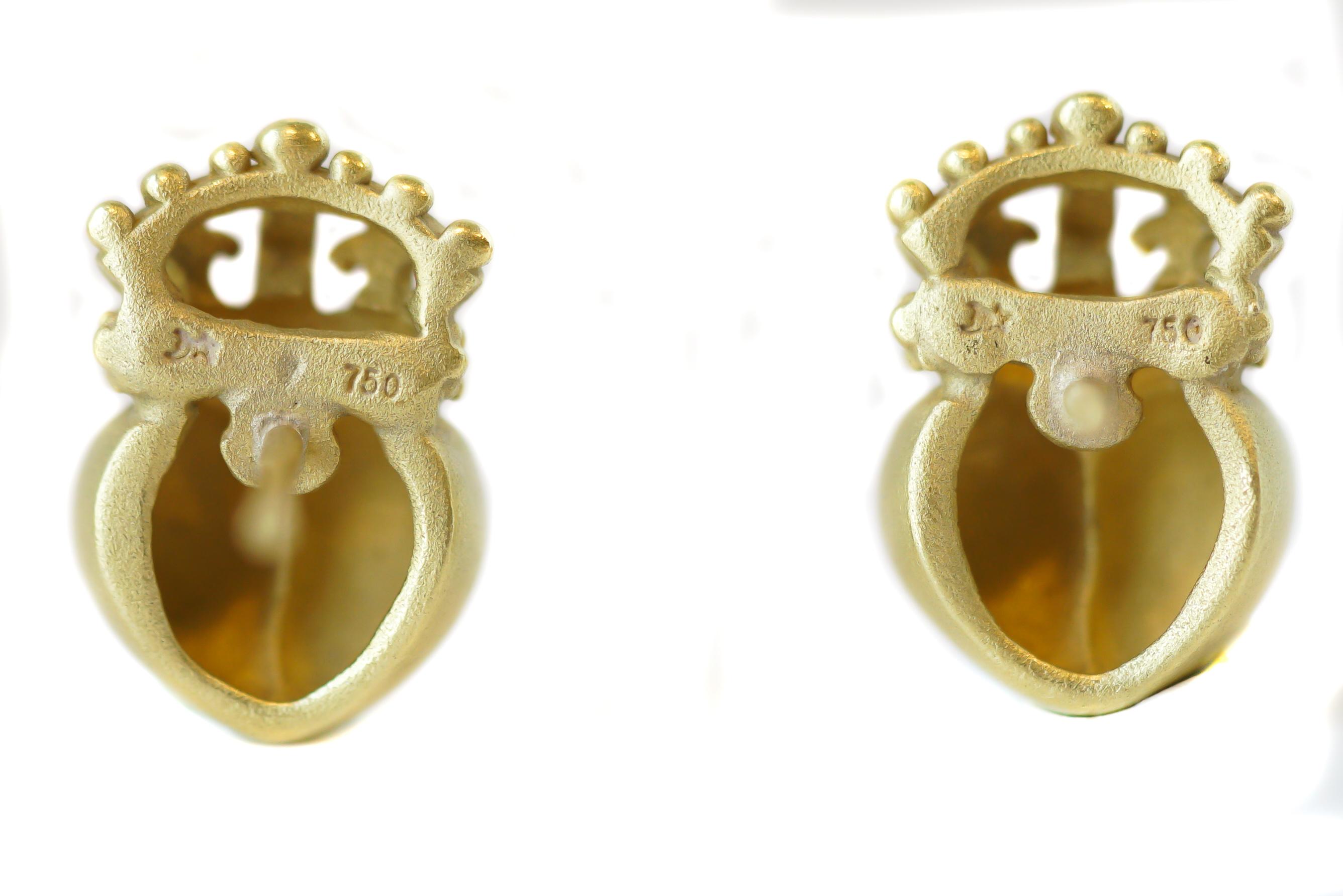 18 carat gold earrings studs