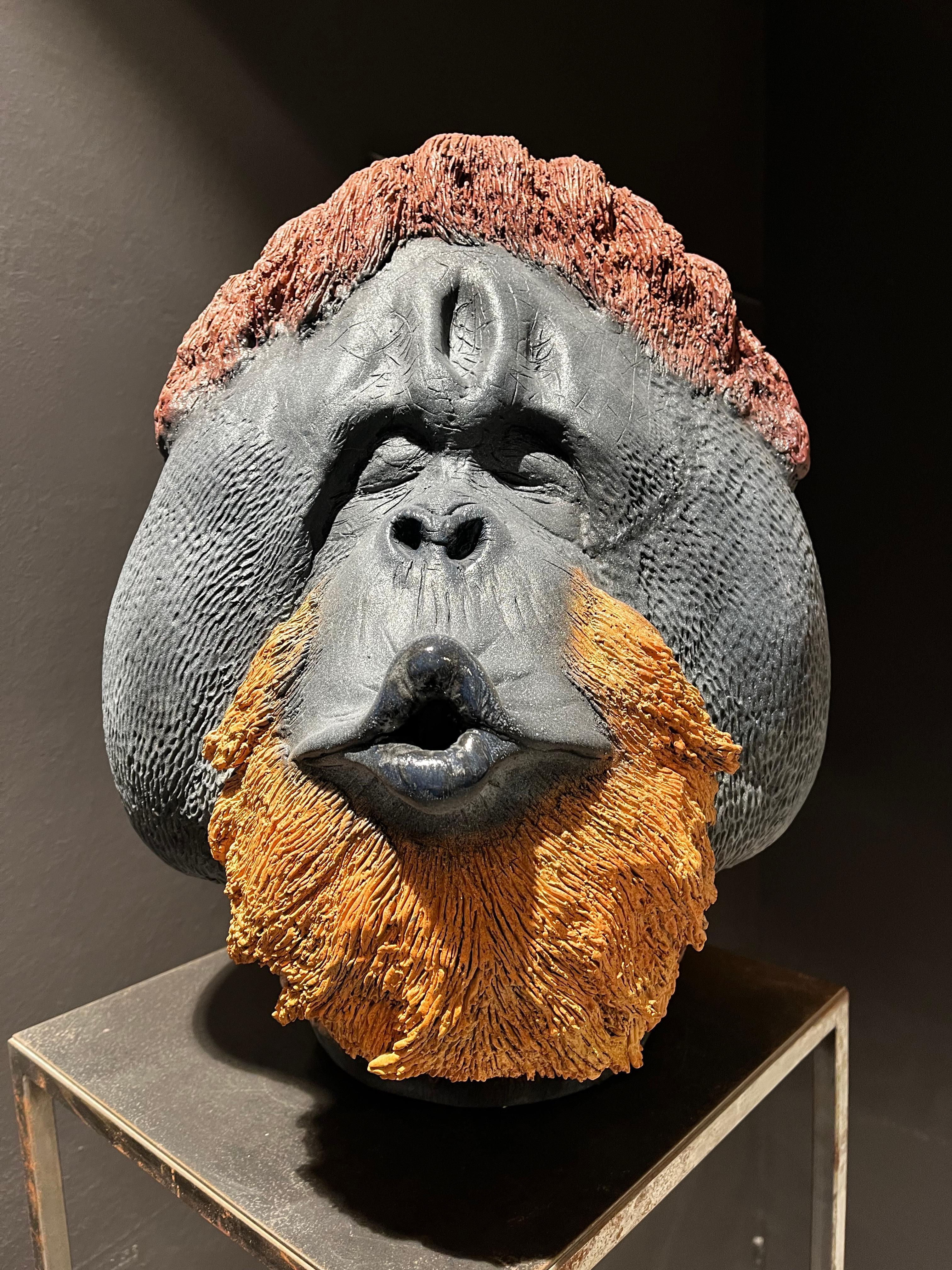 Kissing Chimpanzee, Tafelaufsatz aus Keramik, handgefertigtes Design in Italien, 2021 im Zustand „Neu“ im Angebot in San Miniato PI, IT