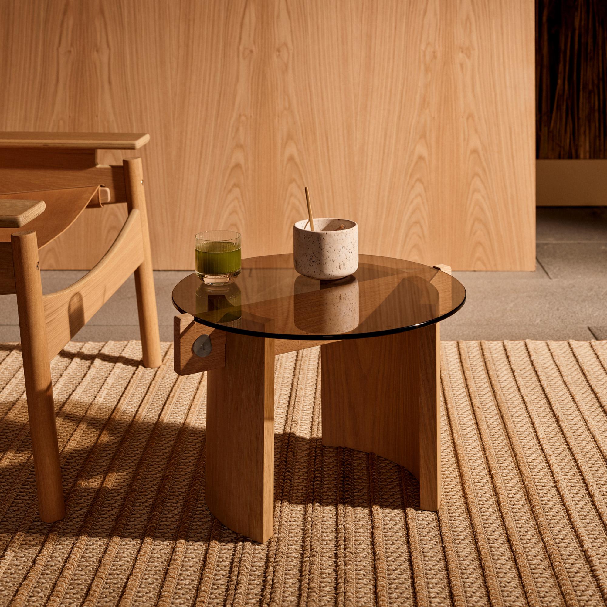 KITA LIVING Flow Couchtisch Mini - Bronzeglas (Holzarbeit) im Angebot