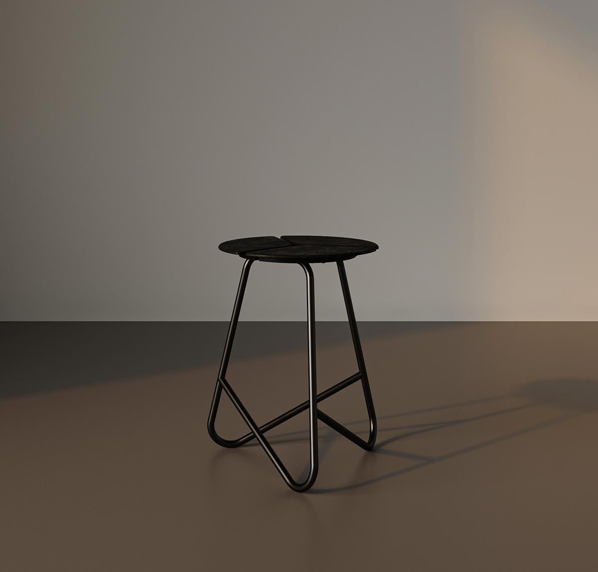 Lo sgabello Hana prende forma dalla forma a tre petali del fiore hana, riflettendo un linguaggio di design morbido ed equilibrato. I suoi bordi arrotondati e la sua geometria organica introducono un ritmo tranquillo e una presenza calda in qualsiasi