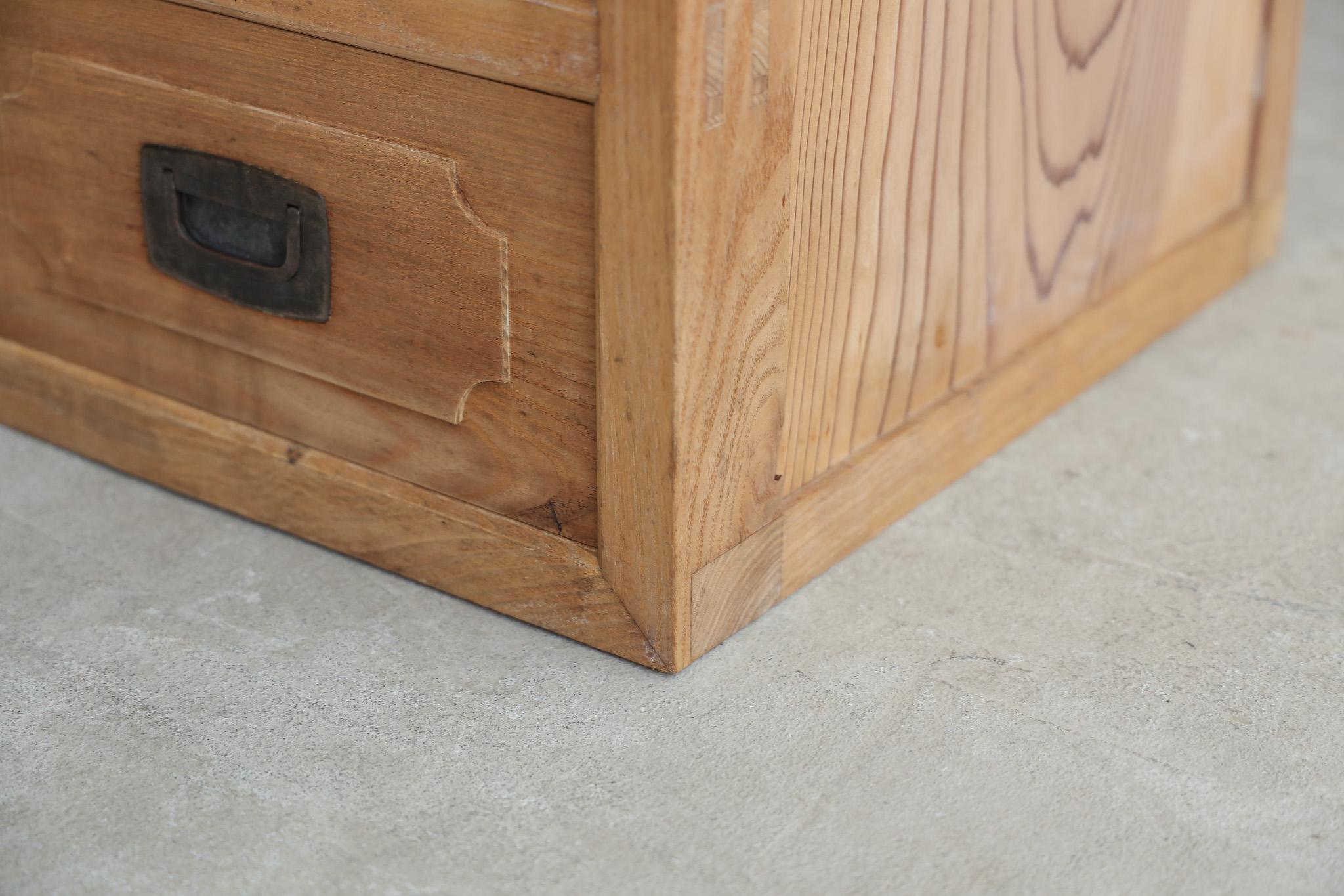 Legno Armadi da cucina, Armadio impilato, Antiquariato giapponese, Wabi Sabi, Japandi （1） in vendita
