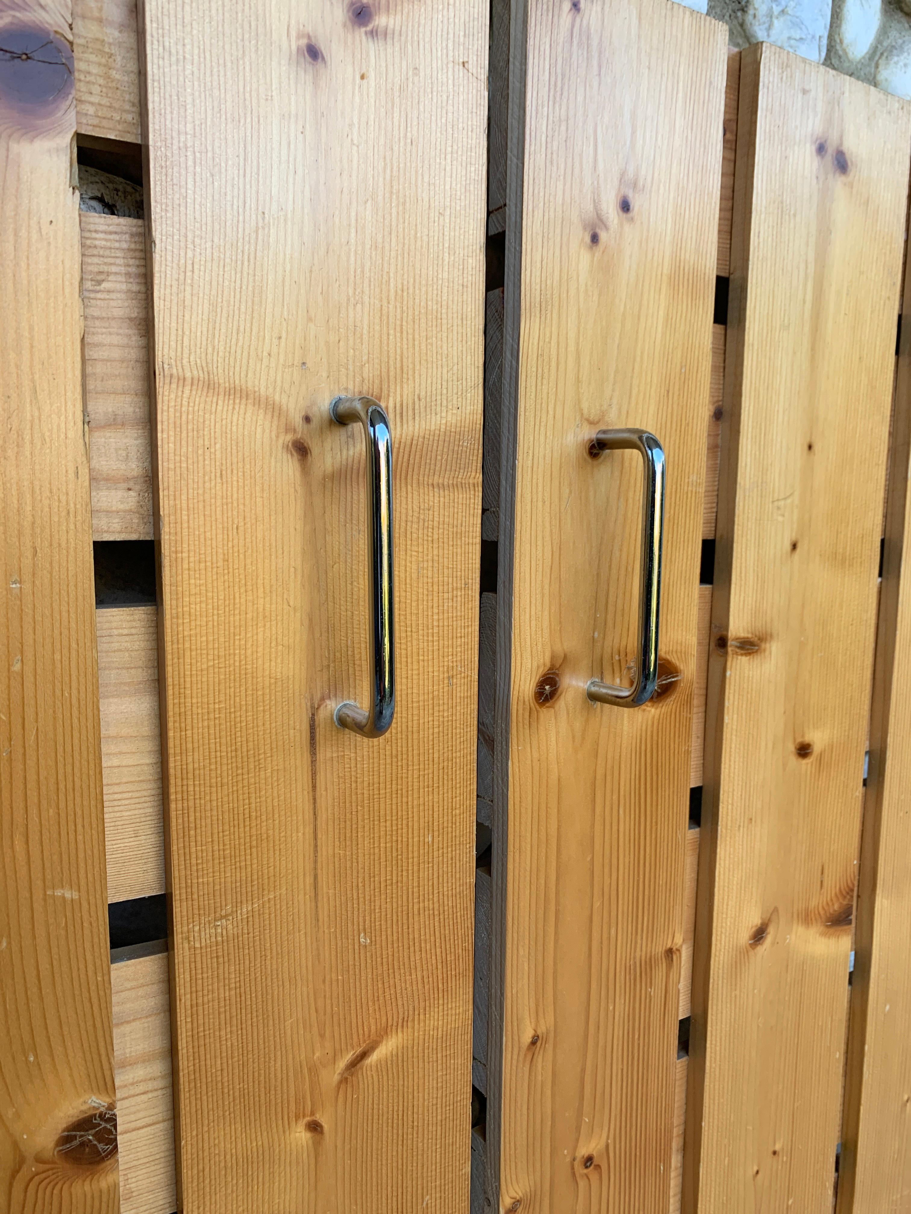 Küchentüren von Charlotte Perriand für Les Arcs 1800 ski resort Pinewood, 1960er Jahre im Zustand „Relativ gut“ im Angebot in Vorst, BE