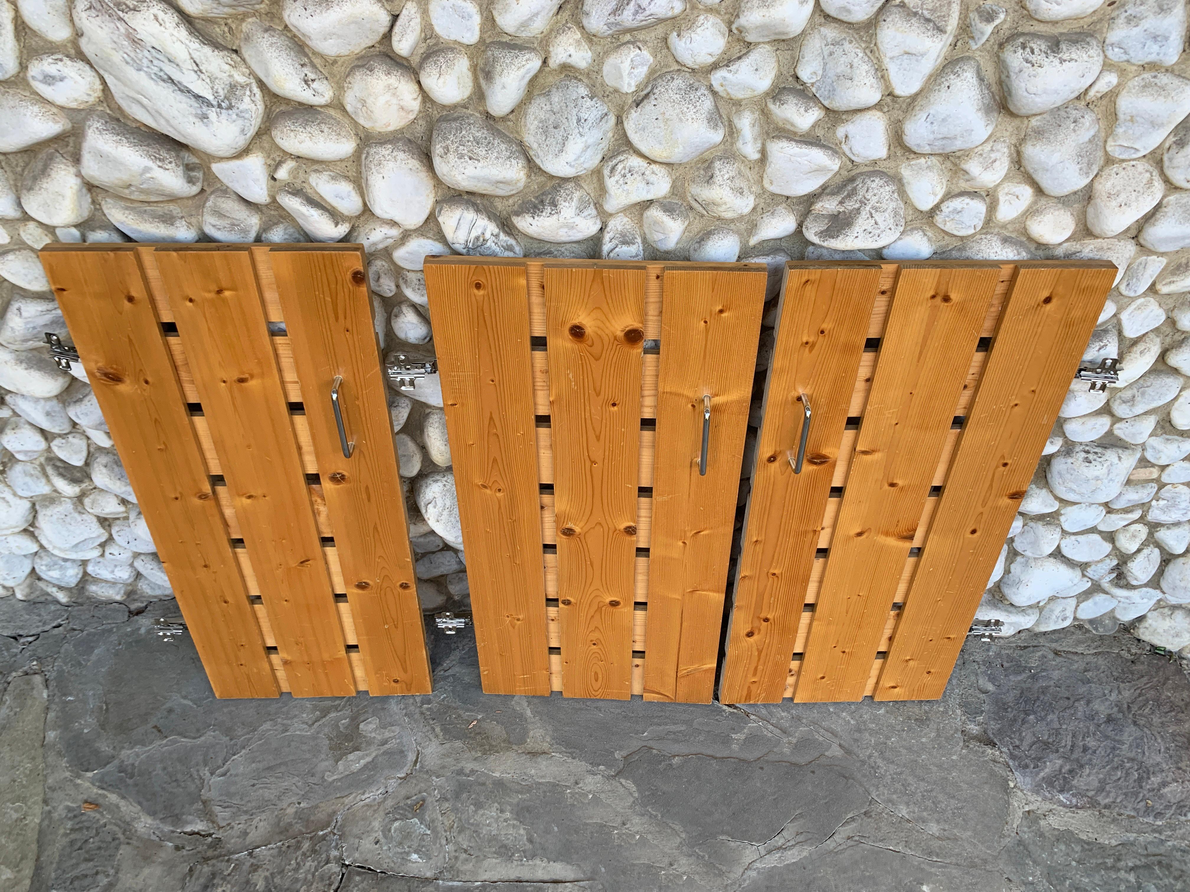 Küchentüren von Charlotte Perriand für Les Arcs 1800 ski resort Pinewood, 1960er Jahre im Angebot 1