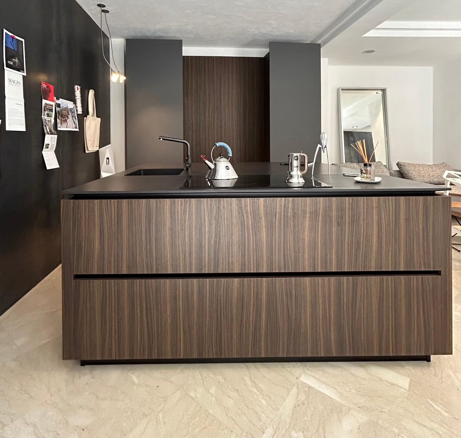 Cocina con isla y electrodomésticos incluidos Meson's M2 Goccia en Nuevo estado para la venta en Alcamo, IT