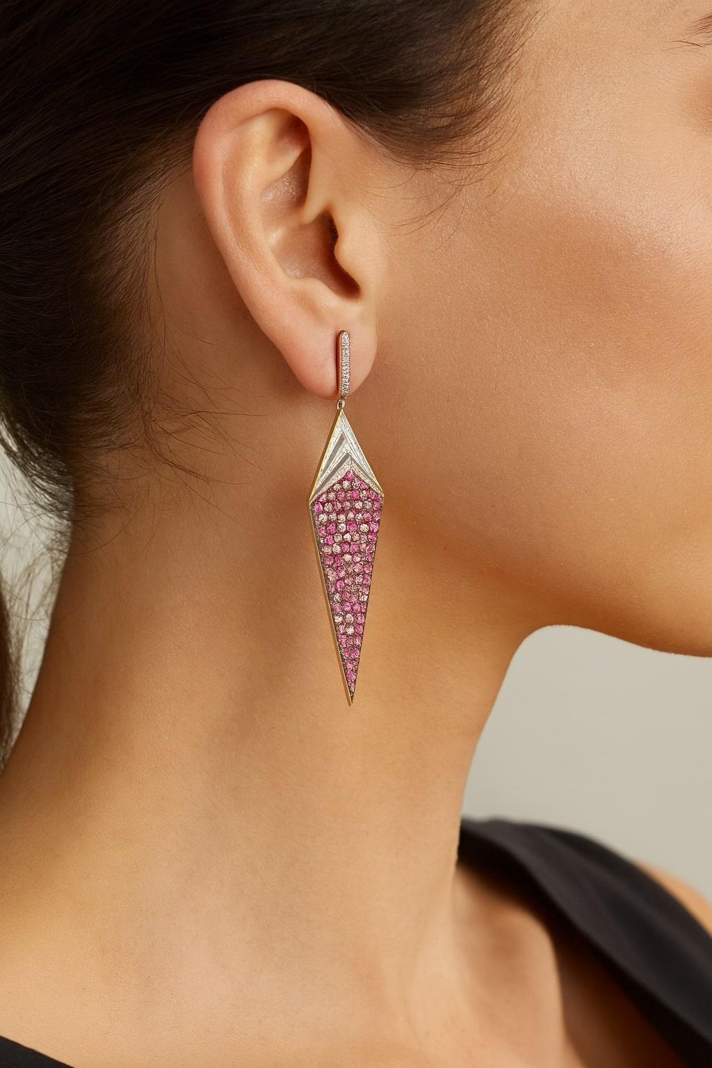 Boucles d'oreilles Kite en or 18 carats avec saphirs roses et diamants Unisexe en vente