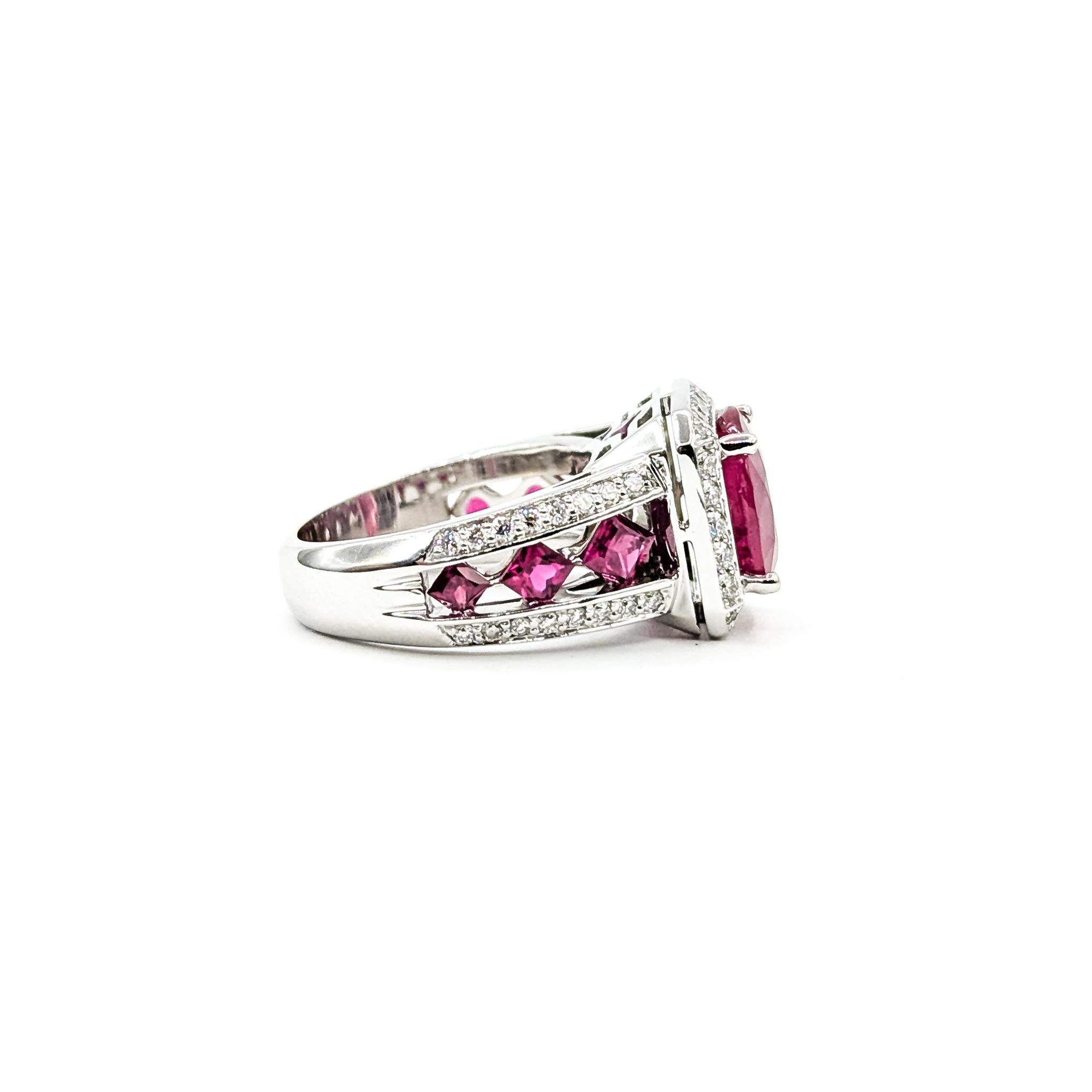Kite-Set Ruby & Diamond Ring in 18k For Sale 1